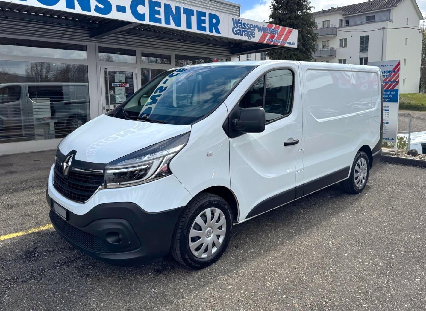 RENAULT Trafic Ene dCi120 2.0 Bus L1H1-image-11