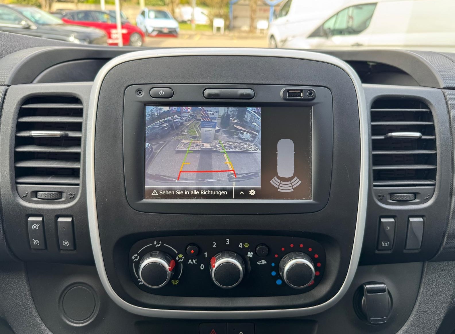 RENAULT Trafic Ene dCi120 2.0 Bus L1H1-showroom-element-3