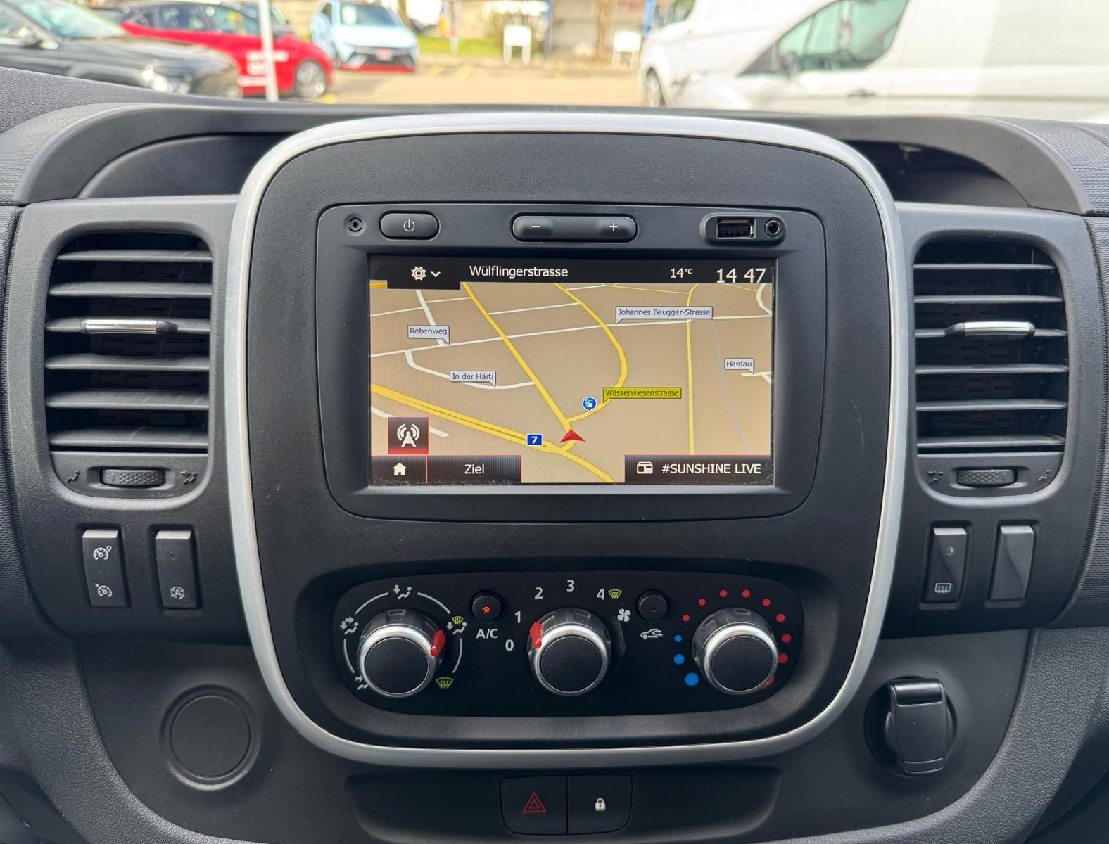 RENAULT Trafic Ene dCi120 2.0 Bus L1H1-image-4
