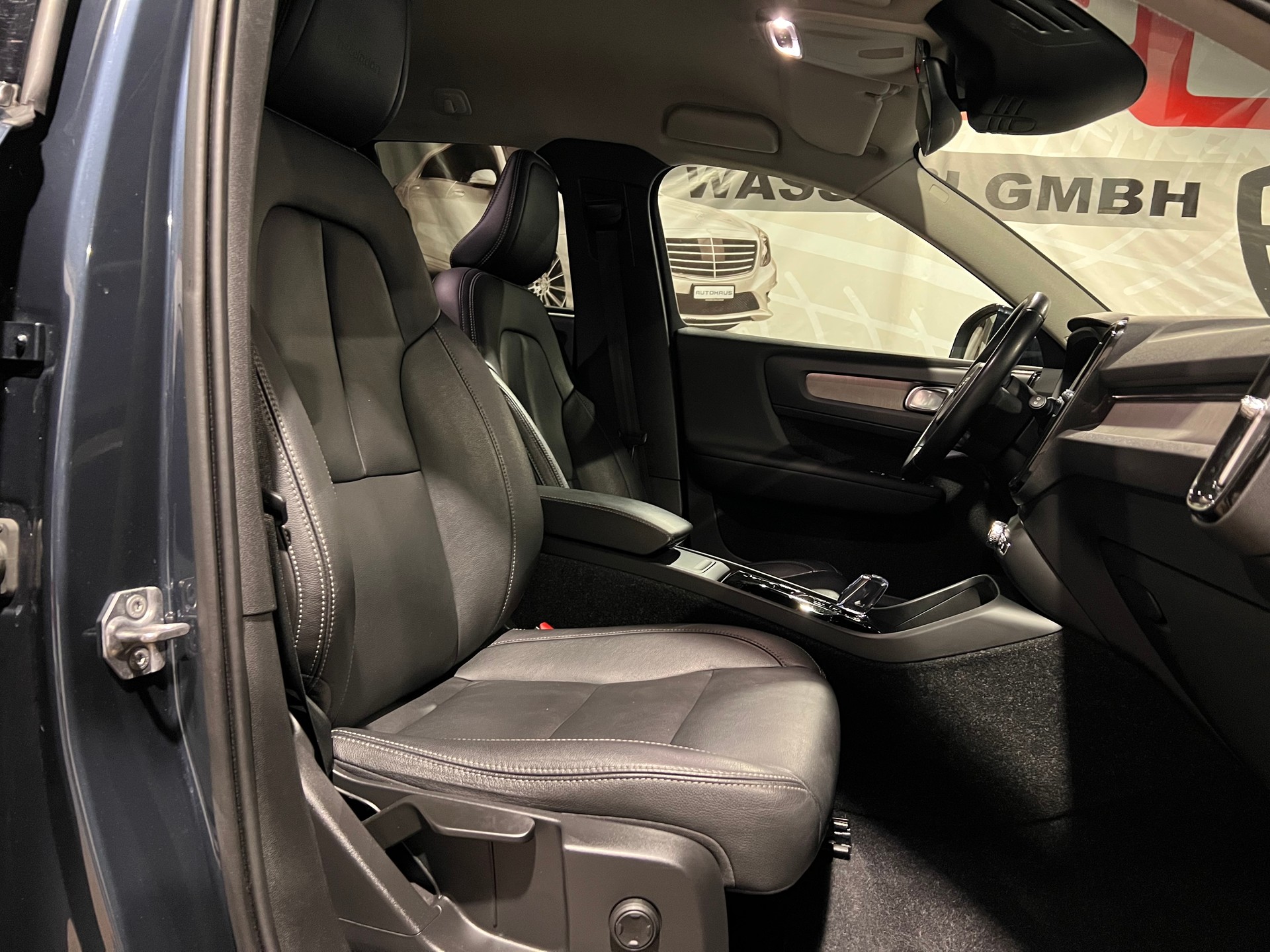 VOLVO XC40 D3 AWD Inscription Geartronic-image-13