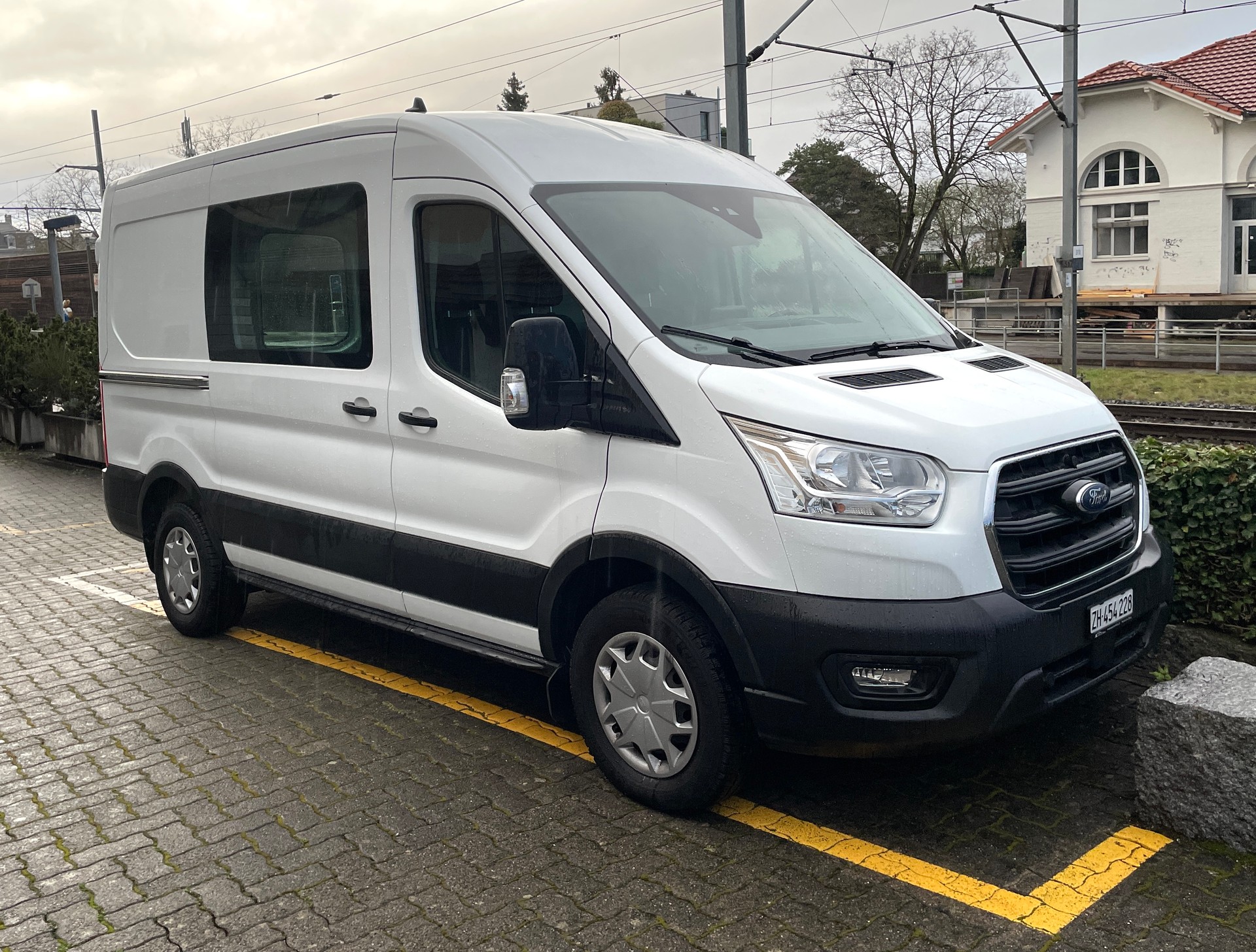 FORD Transit Van 350 L2 Ambiente 2.0 TDCi 185 FWD A