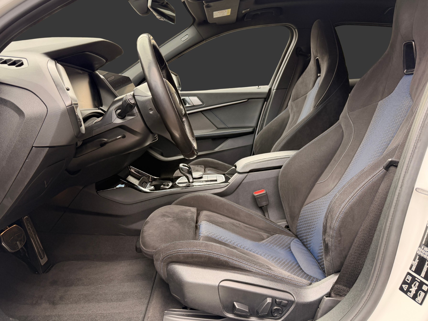 BMW 120d xDrive Steptronic Pure M Sport-image-13