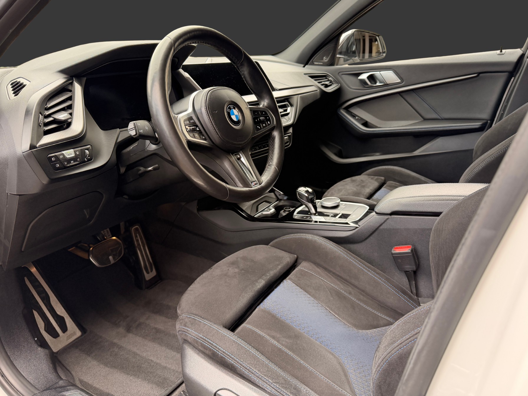 BMW 120d xDrive Steptronic Pure M Sport-image-14