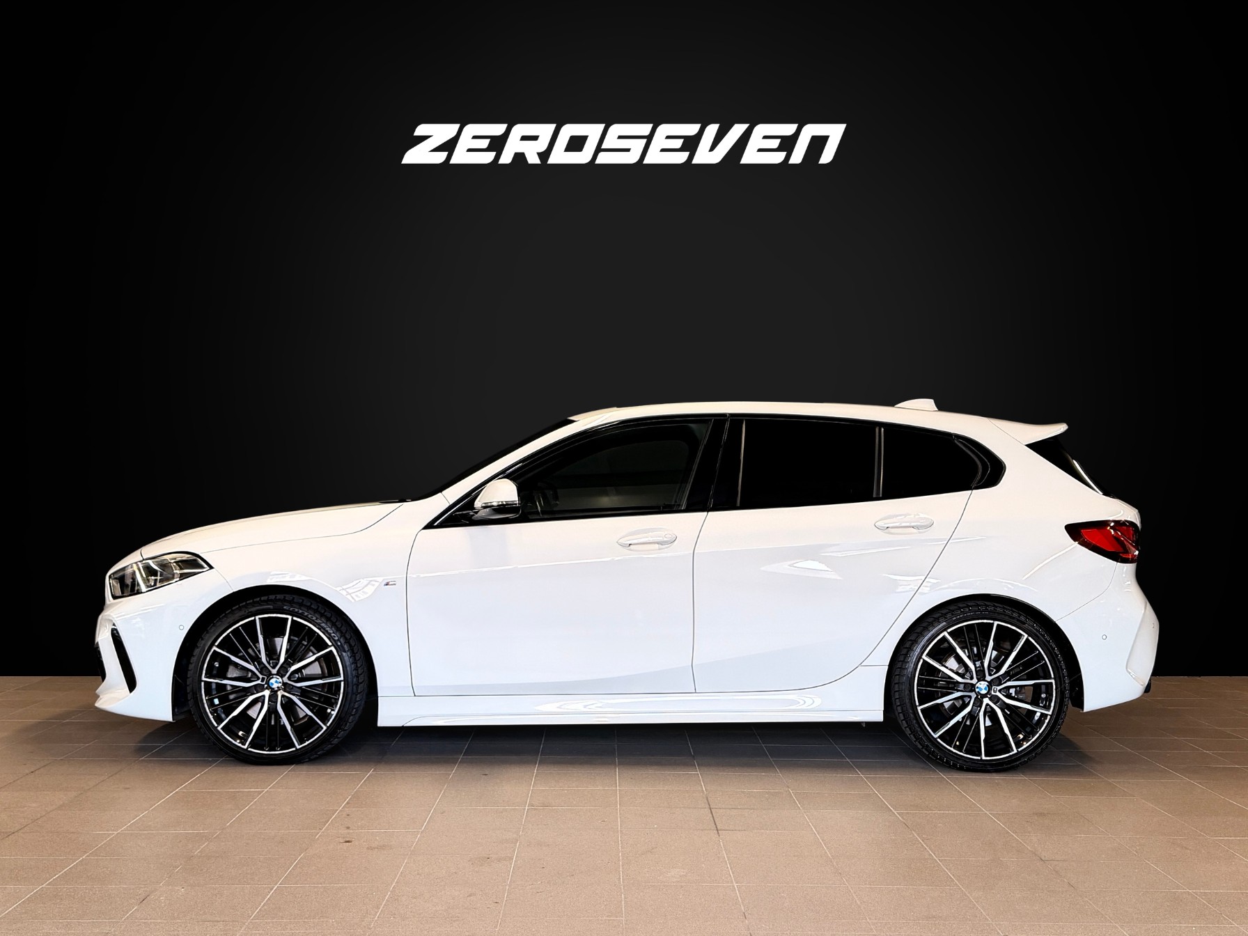 BMW 120d xDrive Steptronic Pure M Sport-showroom-element-2