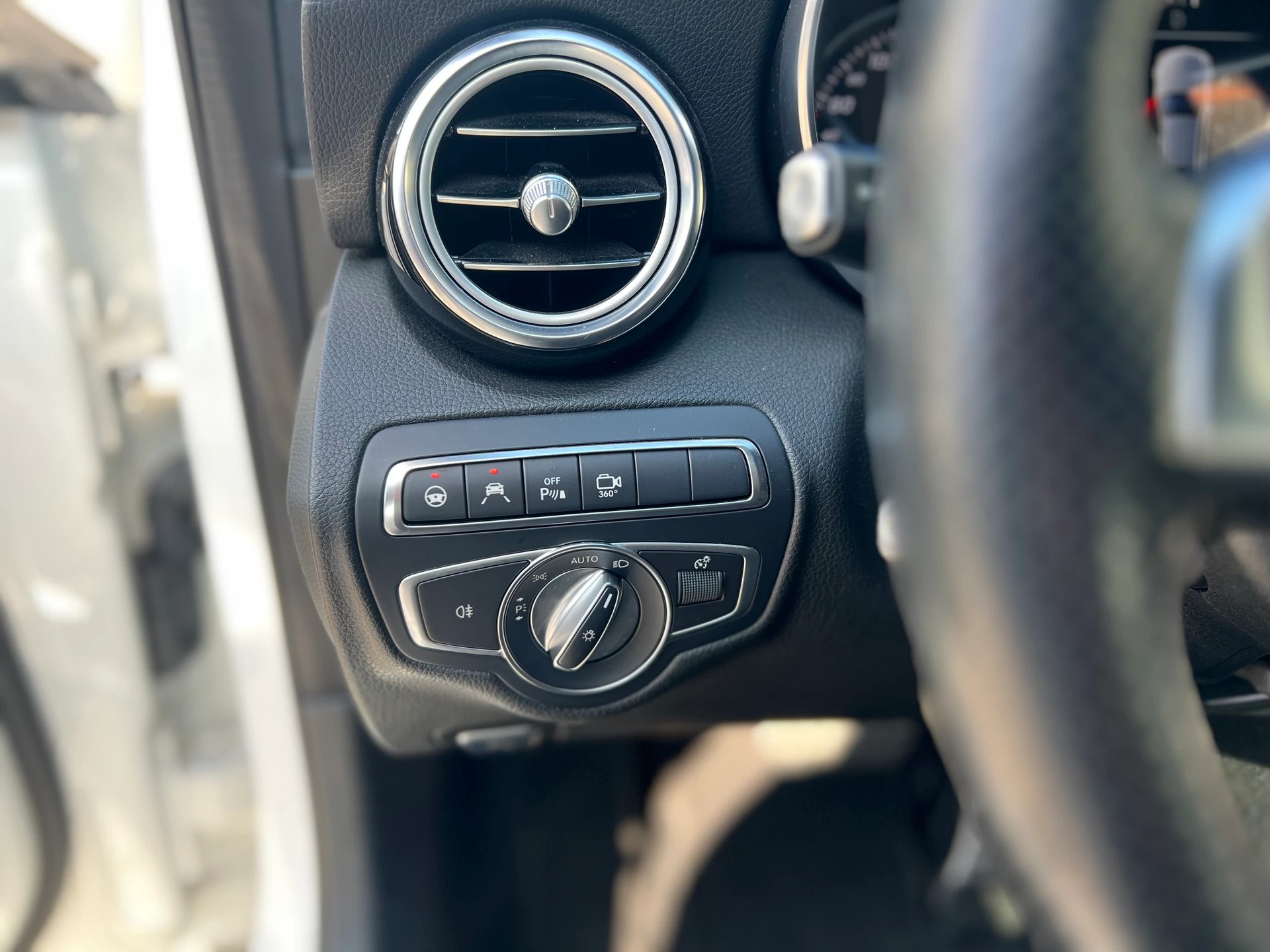 MERCEDES-BENZ C 250 BlueTEC AMG Line 4Matic 9G-Tronic-image-23
