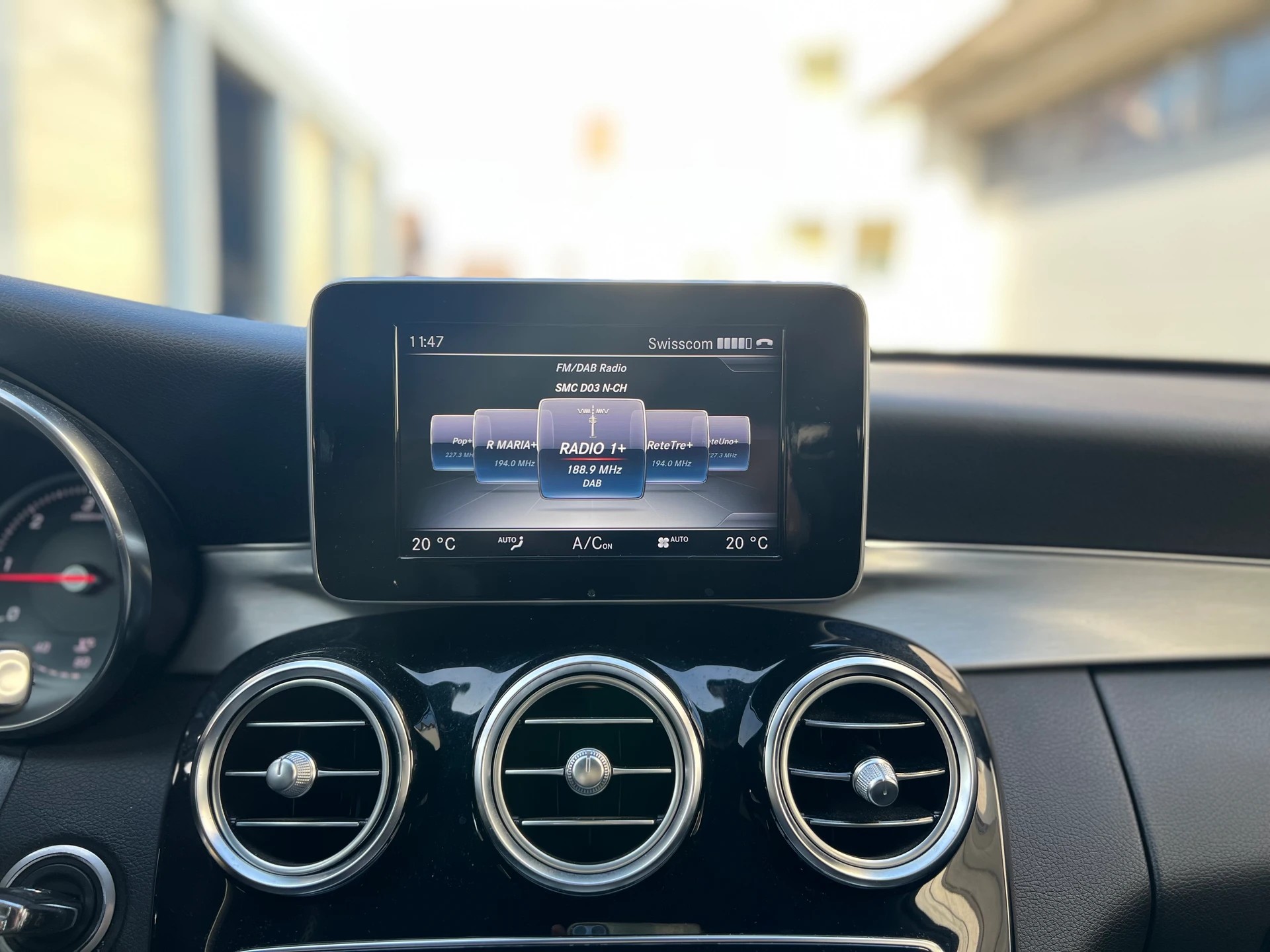MERCEDES-BENZ C 250 BlueTEC AMG Line 4Matic 9G-Tronic-image-16