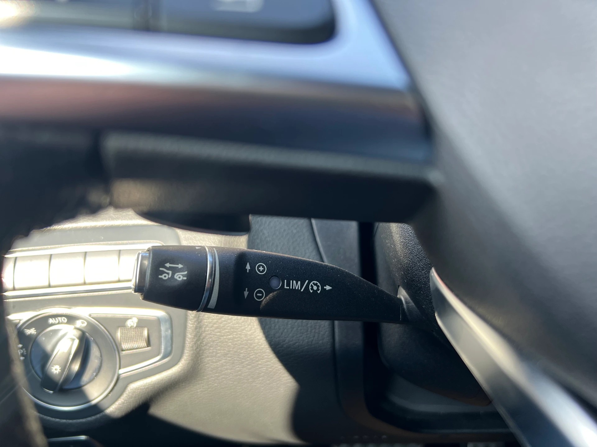 MERCEDES-BENZ C 250 BlueTEC AMG Line 4Matic 9G-Tronic-image-14