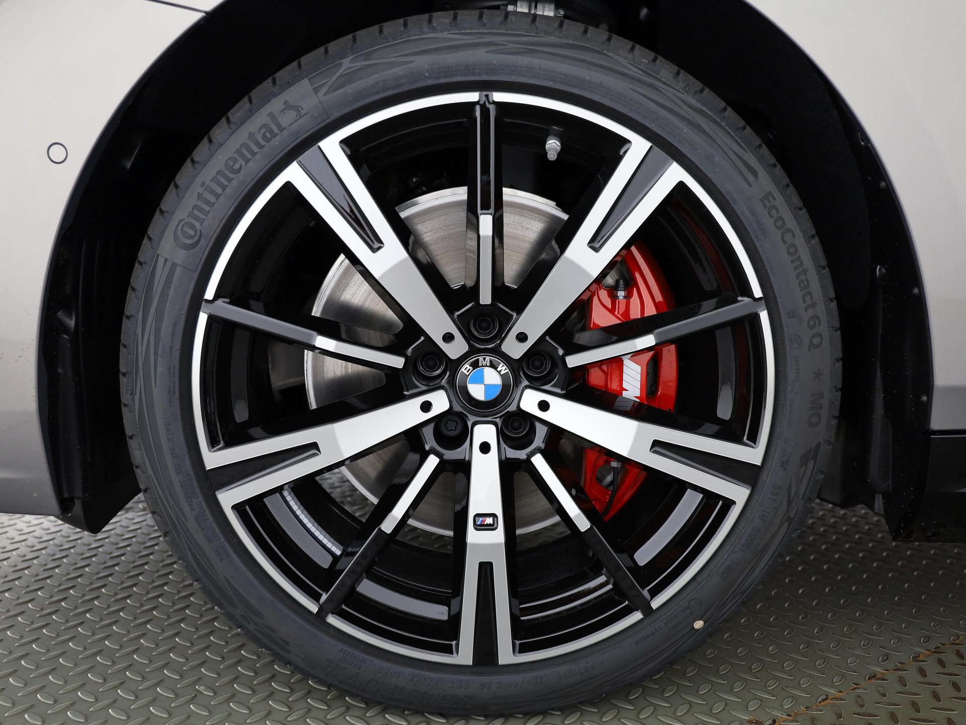 BMW i5 xDrive40 Touring-image-6