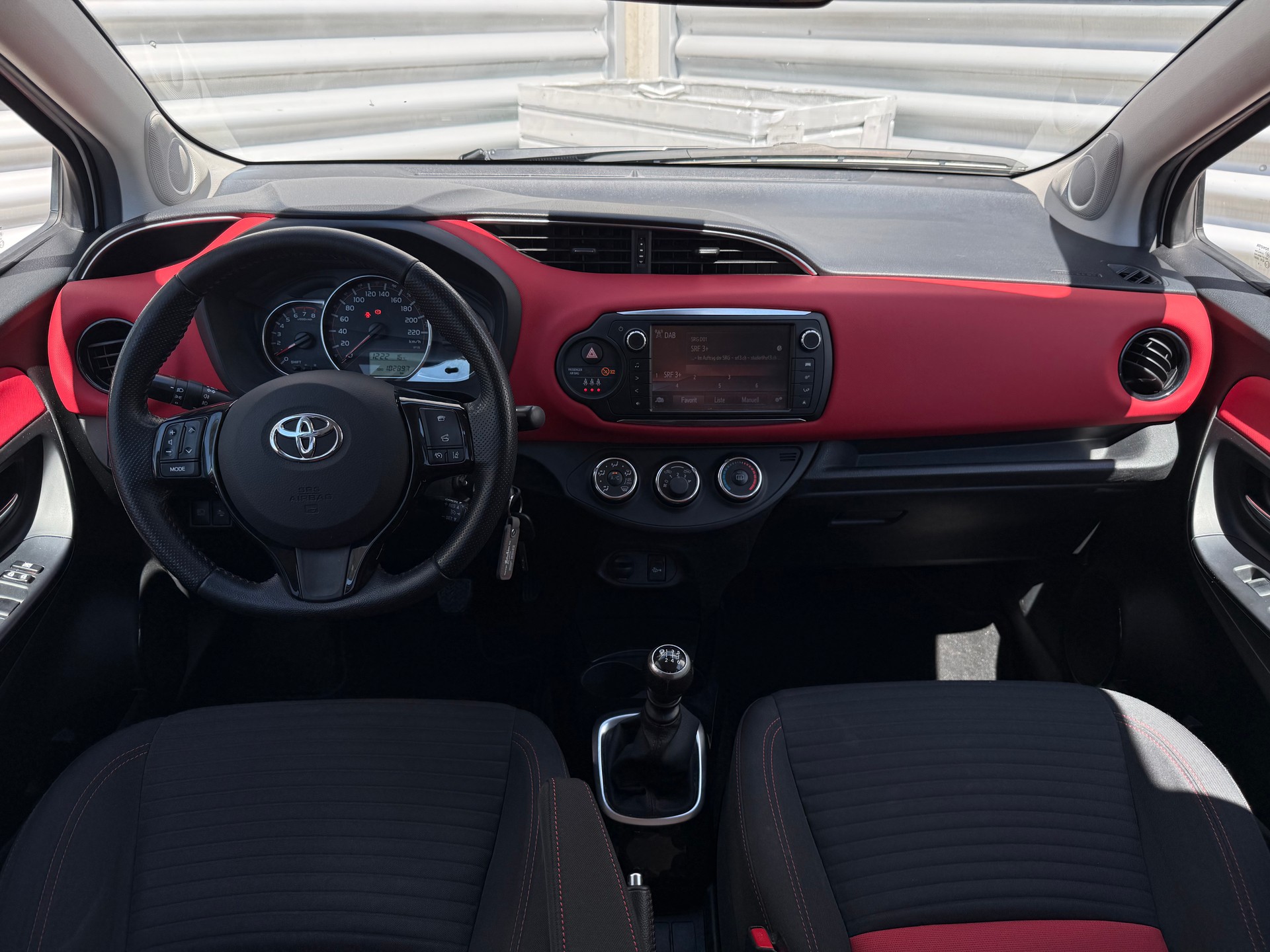 TOYOTA Yaris 1.33 Luna-image-7