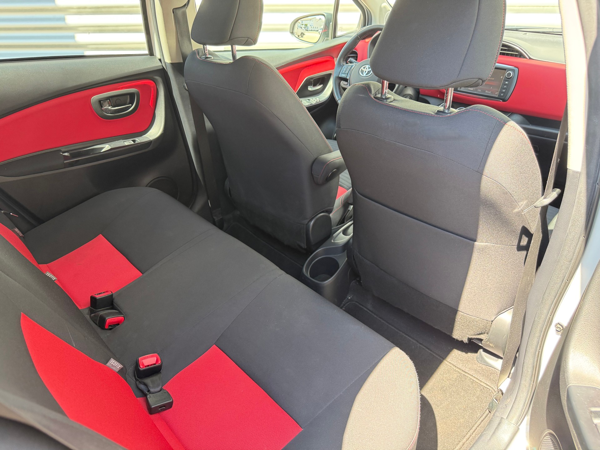 TOYOTA Yaris 1.33 Luna-image-15