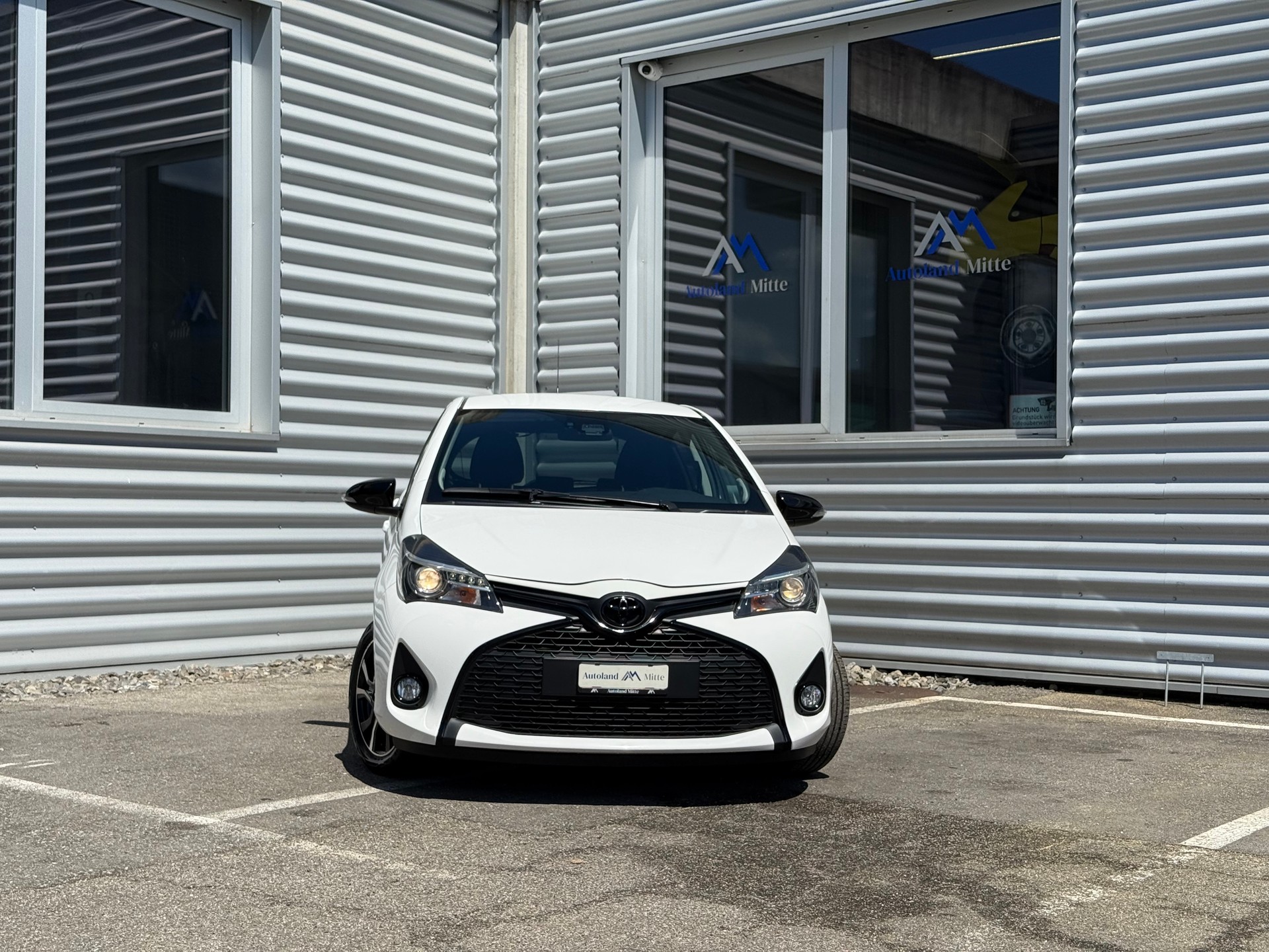 TOYOTA Yaris 1.33 Luna-showroom-element-2