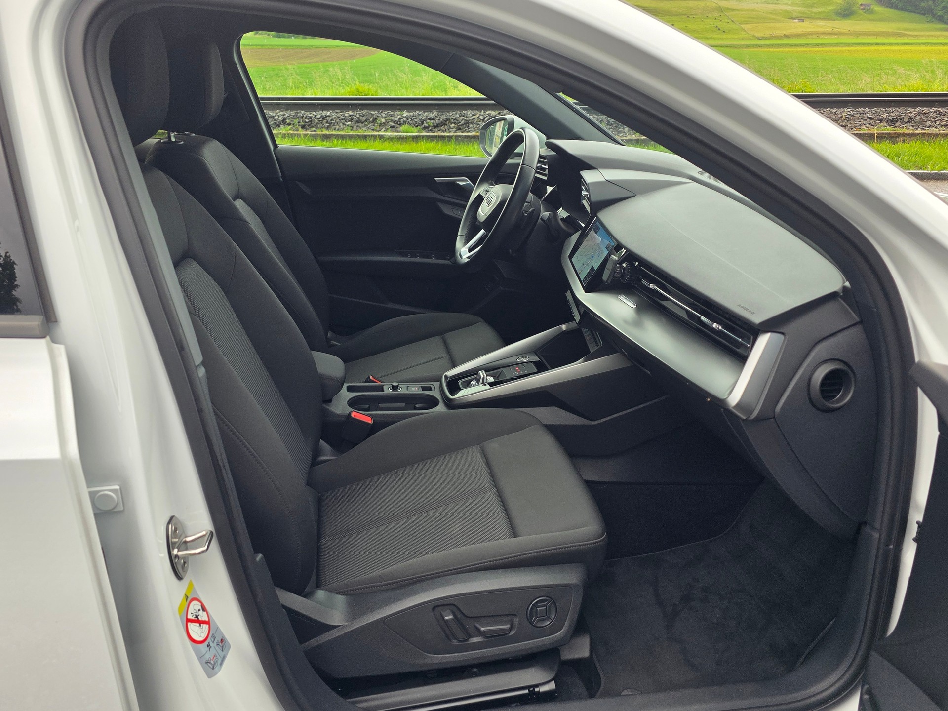 AUDI A3 Sportback 35 TFSI Attraction S-tronic-image-8