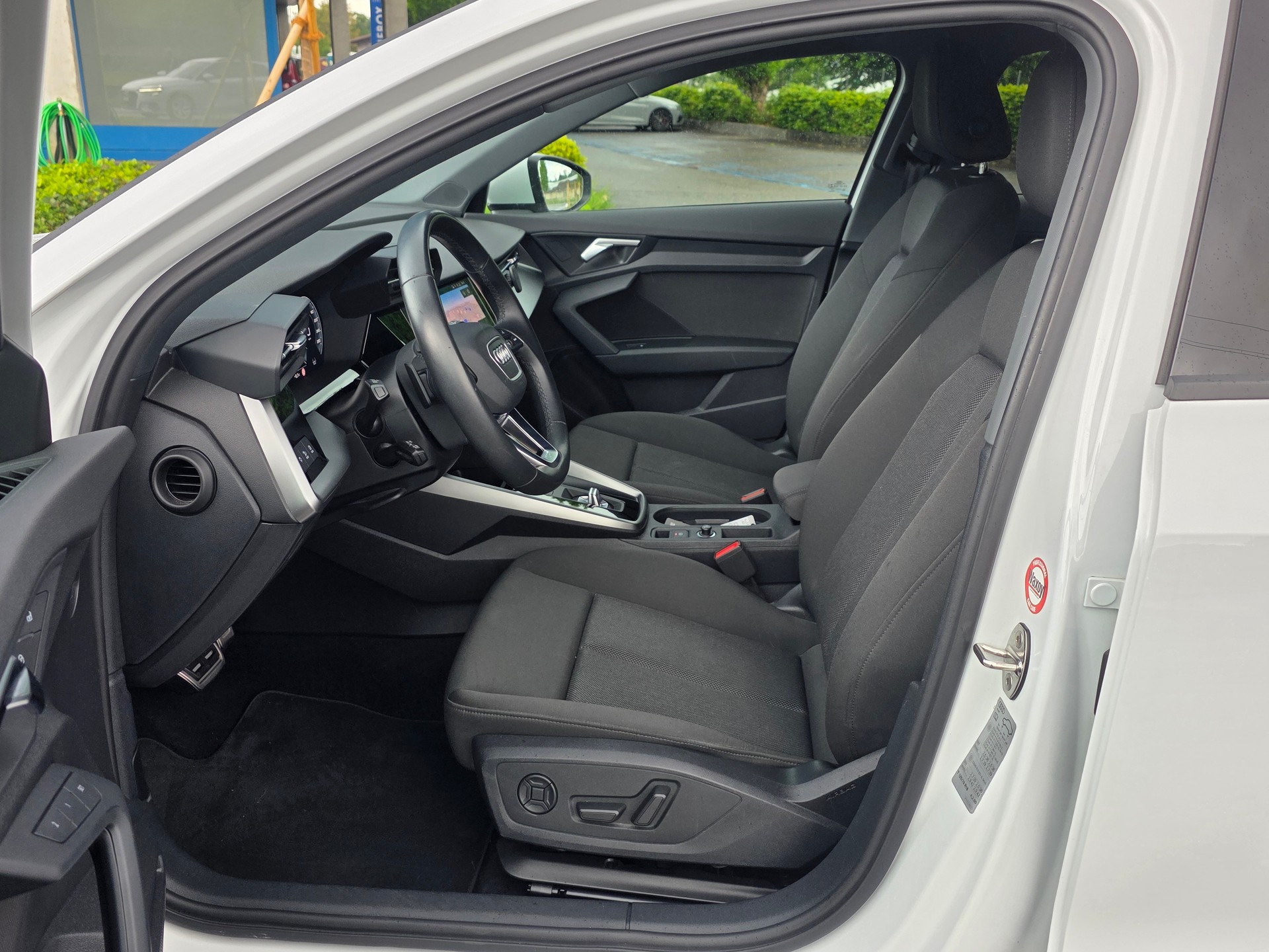 AUDI A3 Sportback 35 TFSI Attraction S-tronic-image-7