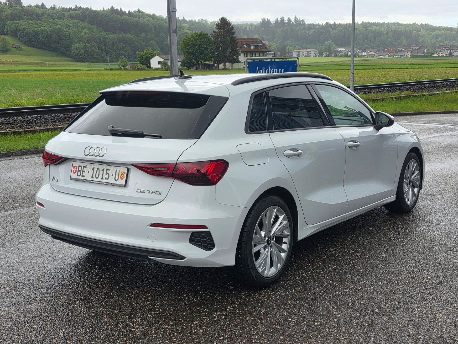 AUDI A3 Sportback 35 TFSI Attraction S-tronic-image-5