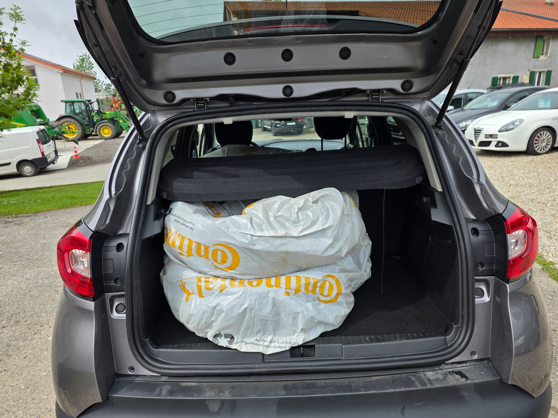 RENAULT Captur 1.2 T 16V Dynamique EDC-image-12