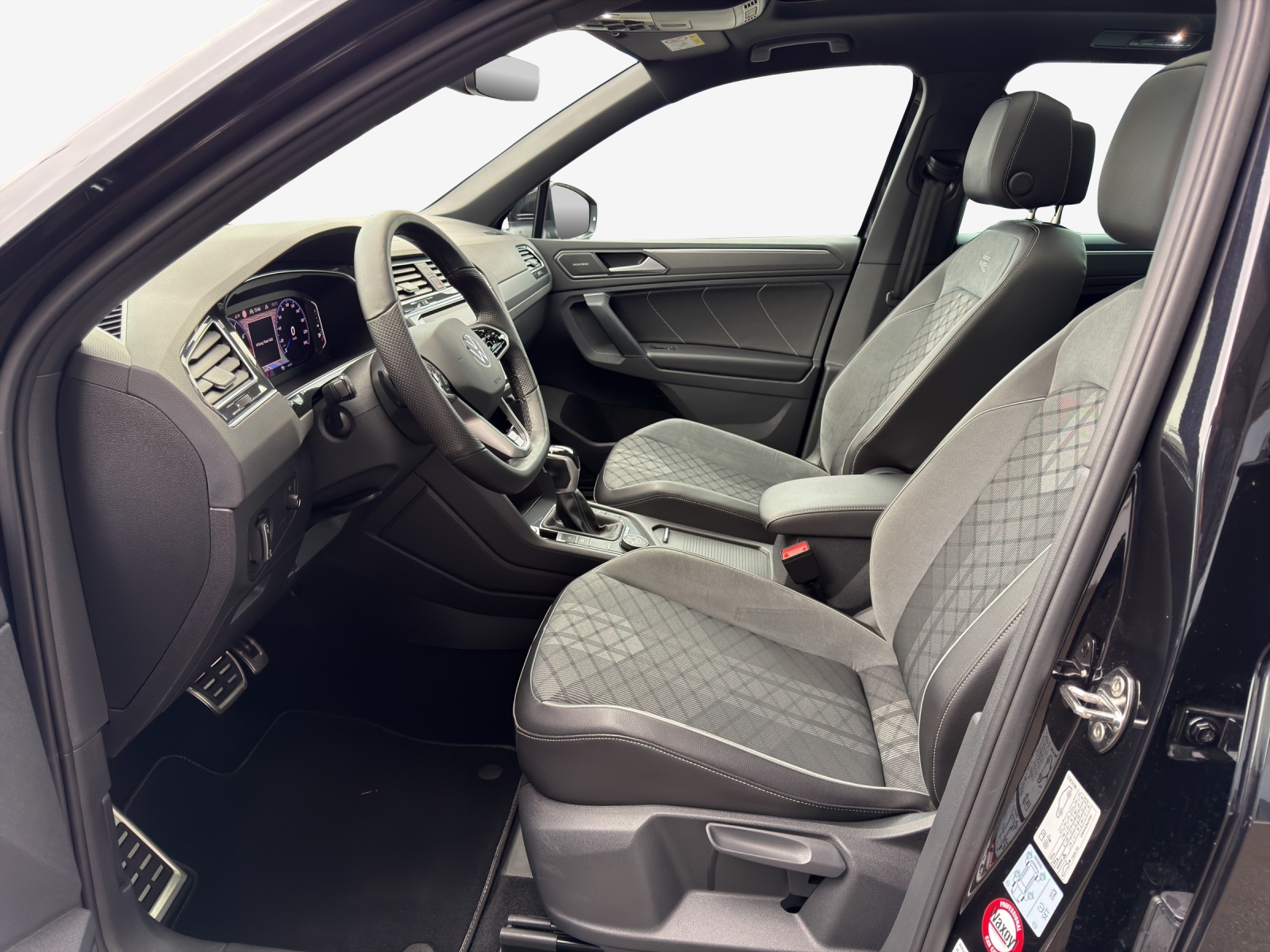 VW Tiguan 2.0TSI R-Line 4Motion DSG-image-7