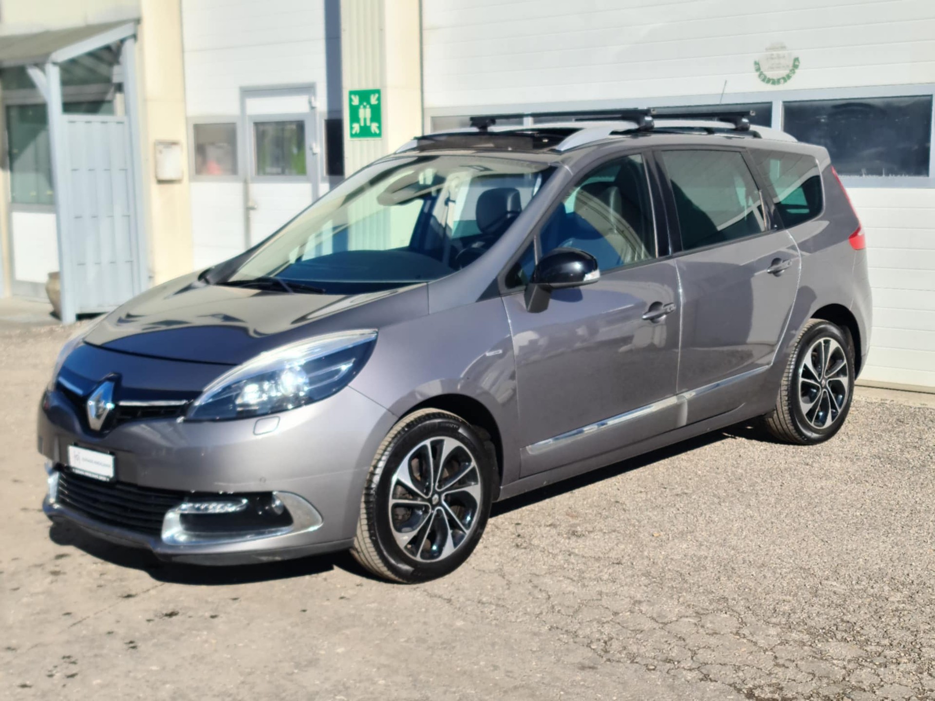 RENAULT Grand Scénic 1.5 dCi Swiss Edition EDC-image-3