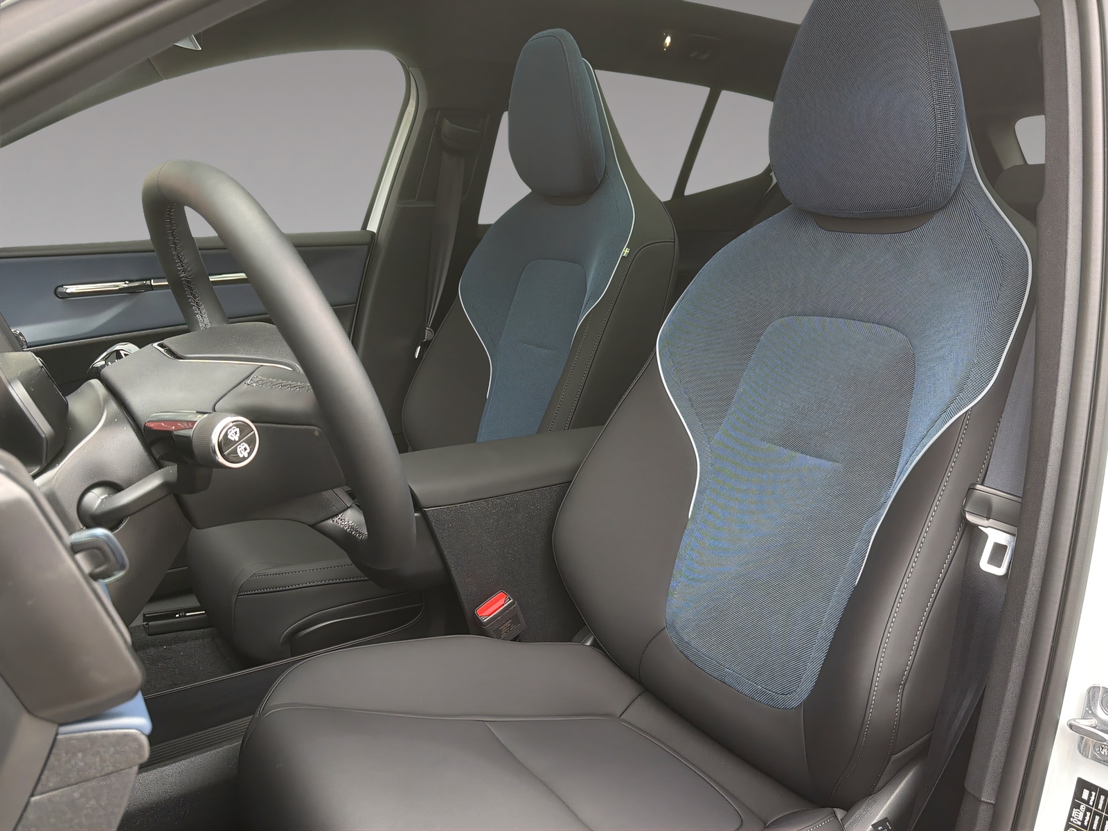 VOLVO EX30 E60 Twin Ultra Performance AWD-image-7