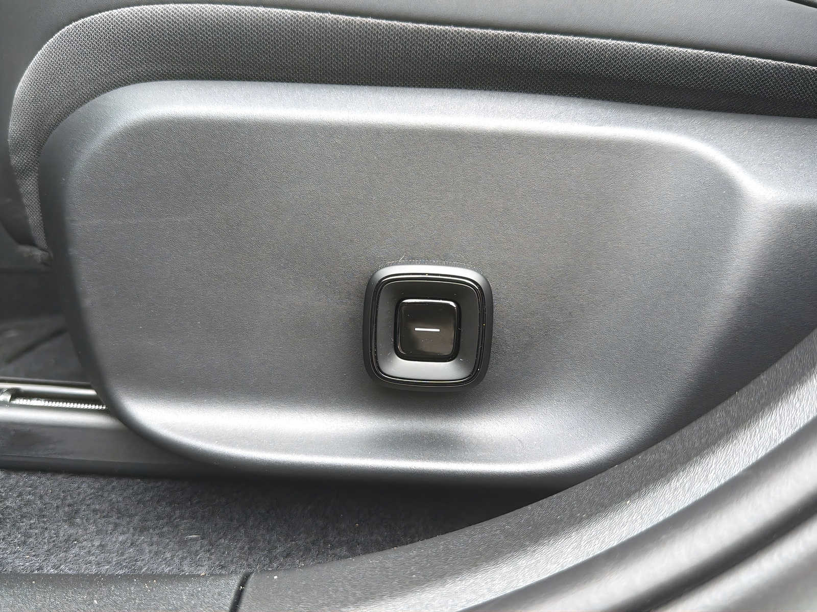 VOLVO EX30 E60 Twin Ultra Performance AWD-image-12