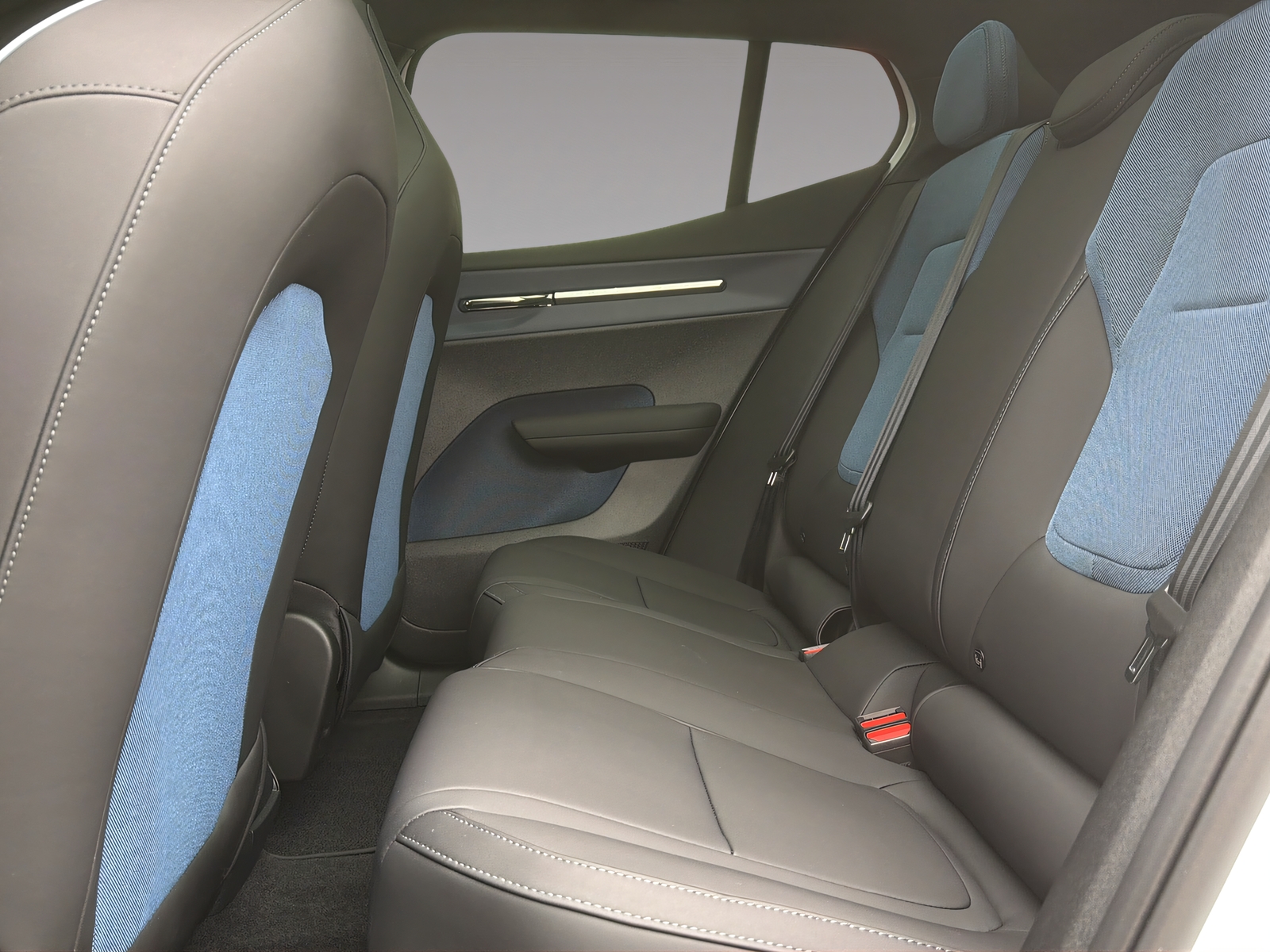 VOLVO EX30 E60 Twin Ultra Performance AWD-image-14
