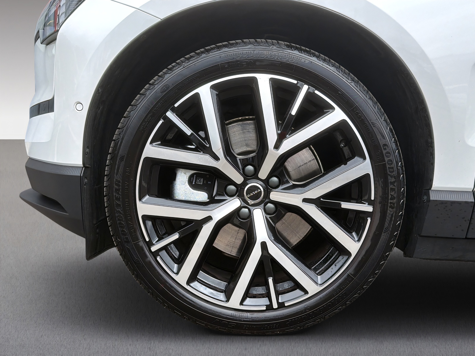 VOLVO EX30 E60 Twin Ultra Performance AWD-image-18
