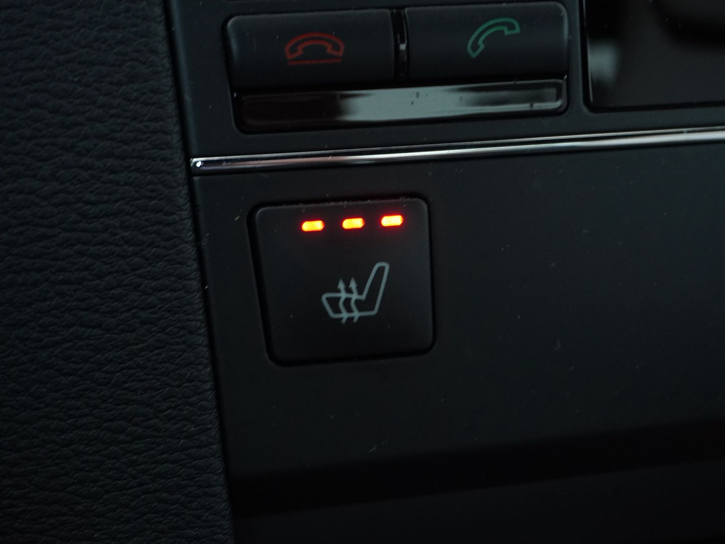 MERCEDES-BENZ E 250 CGI BlueEfficiency Automatic-image-8