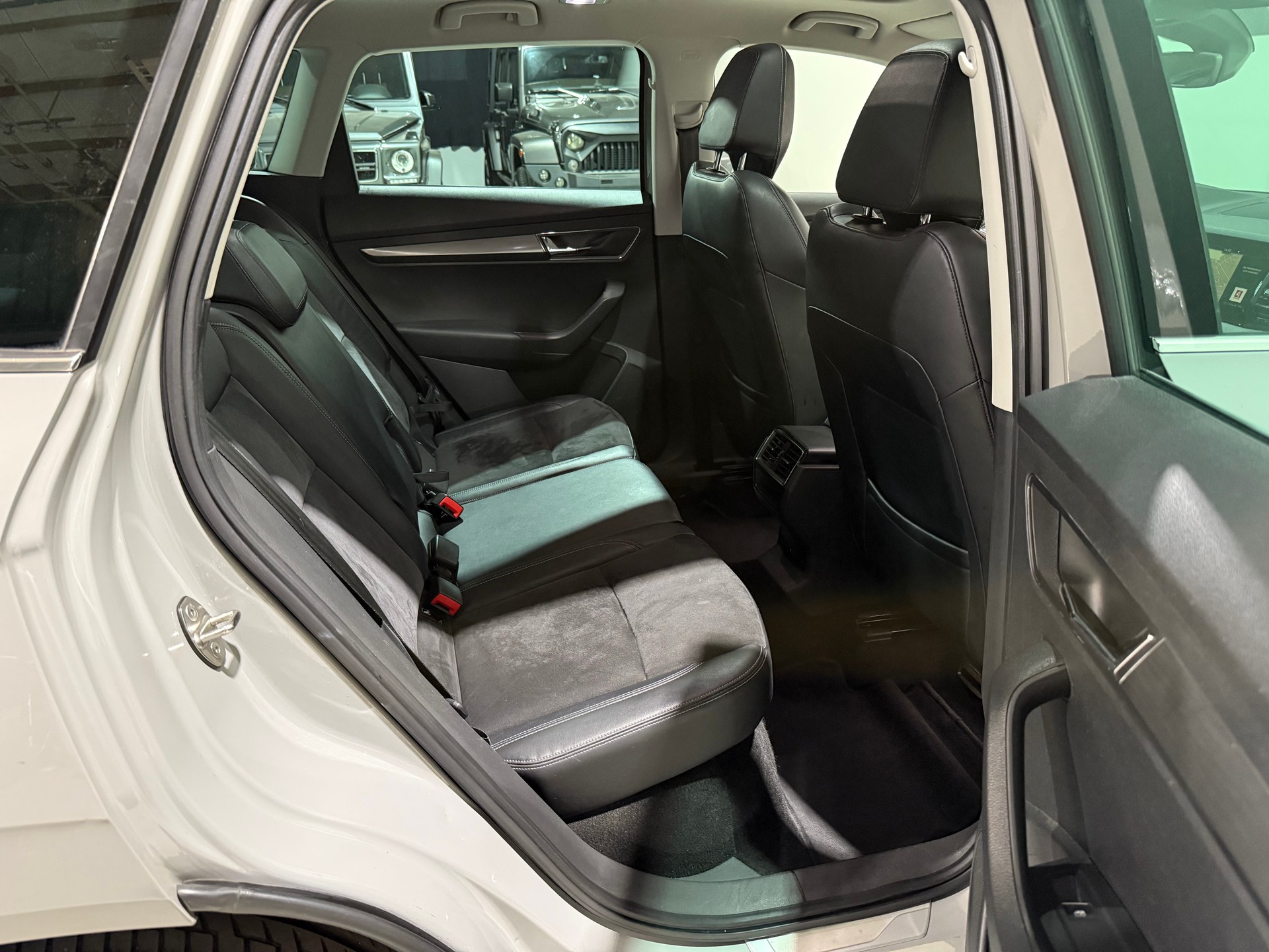 SKODA Karoq 2.0 TDI CR Style 4x4 DSG-image-14