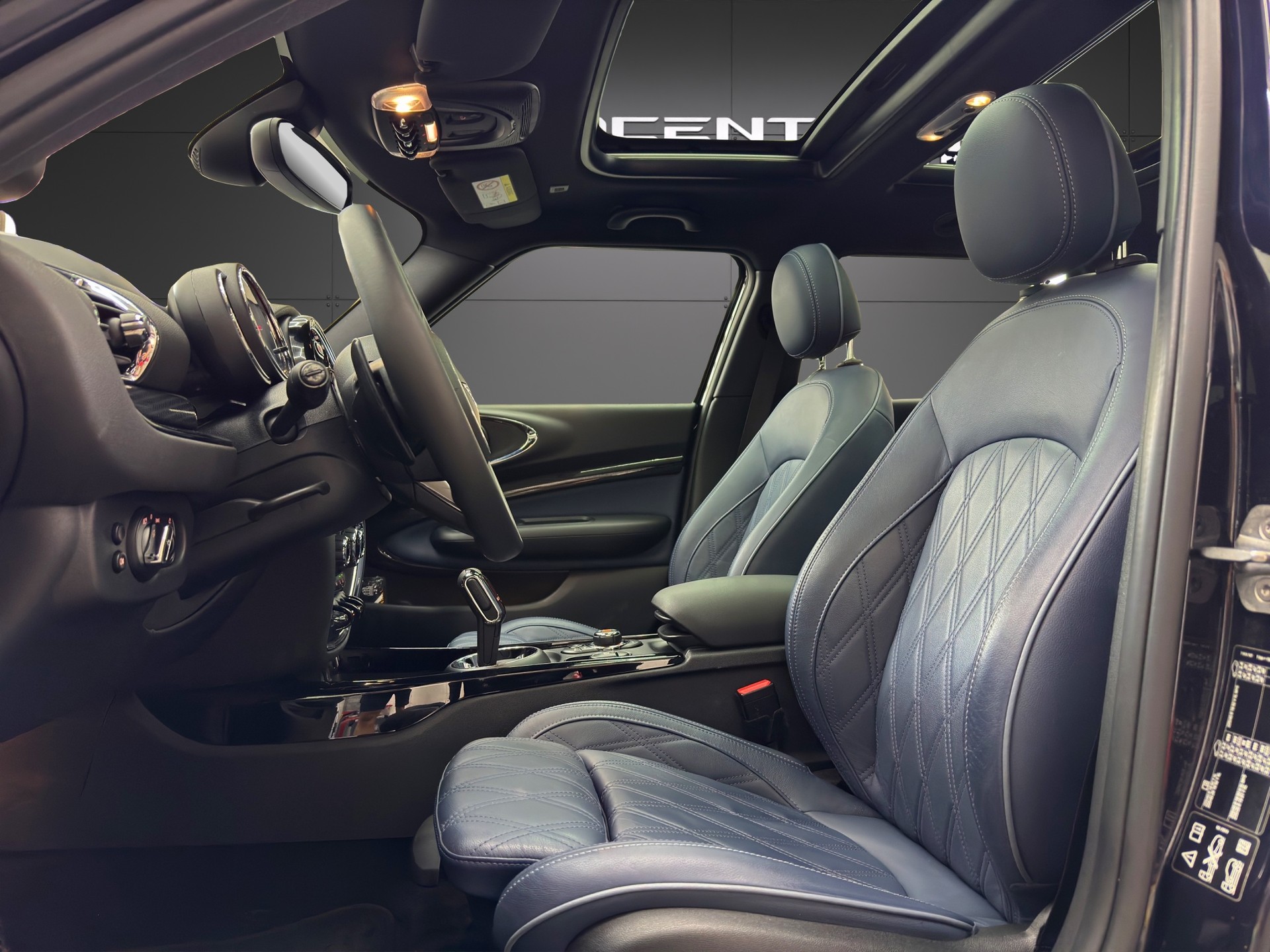 MINI Clubman Cooper John Cooper Works ALL4 Steptronic-image-8