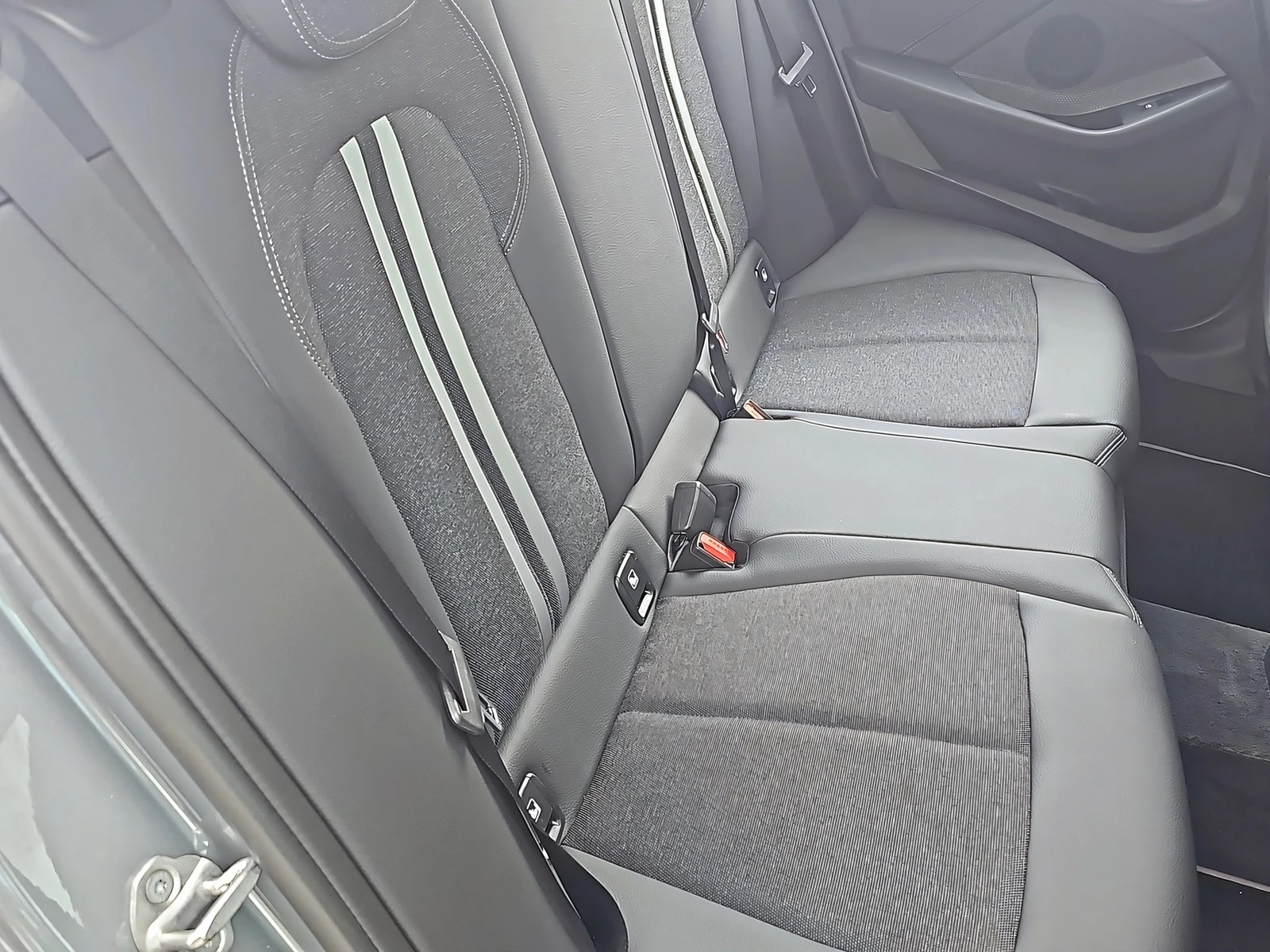 BMW 120d xDrive Sport Line-image-5