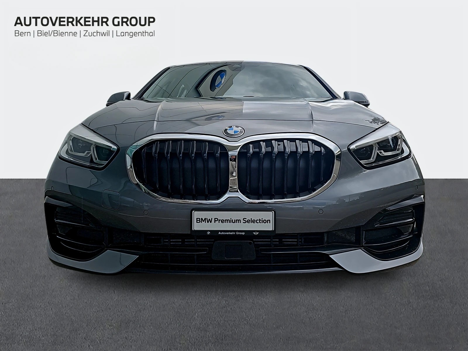 BMW 120d xDrive Sport Line-showroom-element-2