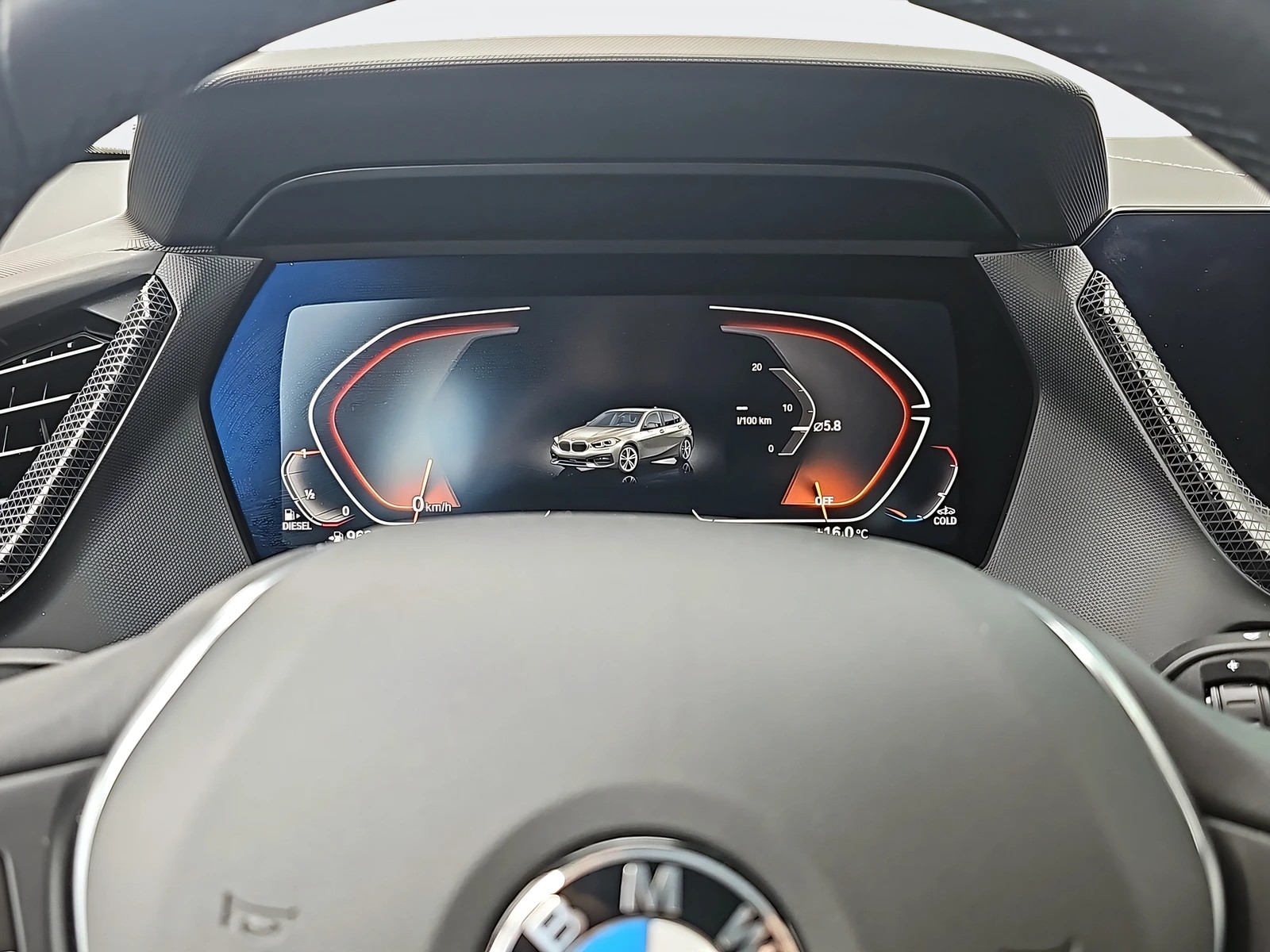 BMW 120d xDrive Sport Line-image-12
