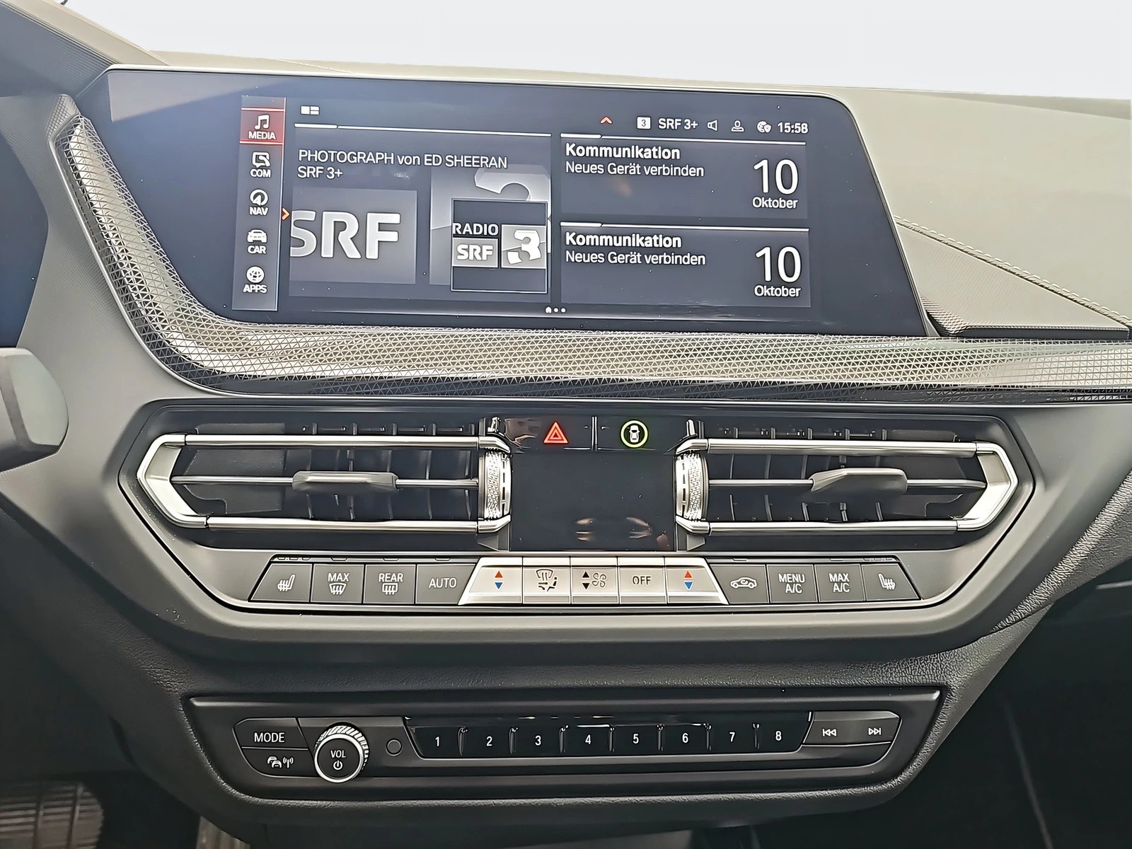 BMW 120d xDrive Sport Line-image-13