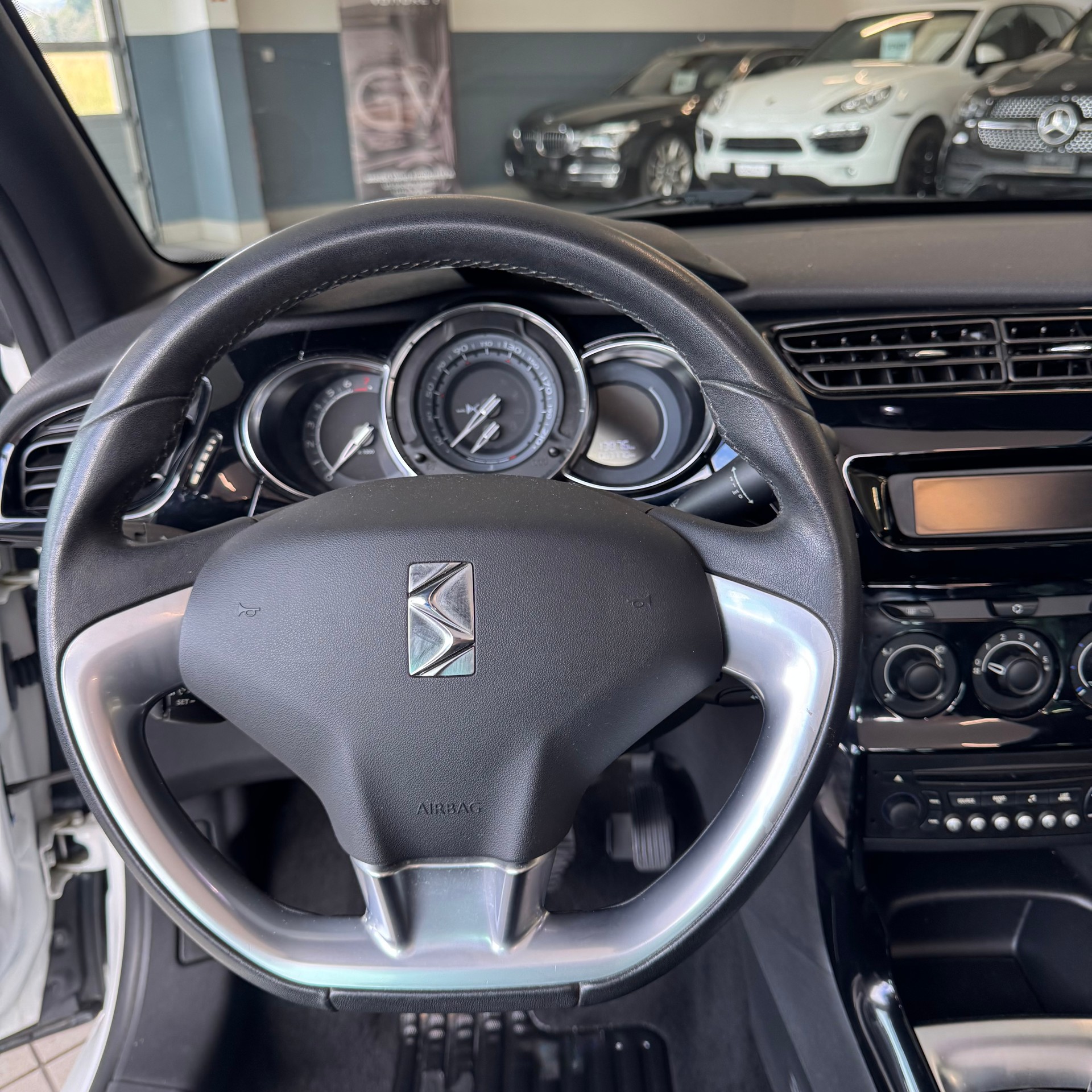 DS AUTOMOBILES DS 3 Cabrio 1.2 PureTech SO Chic-image-11