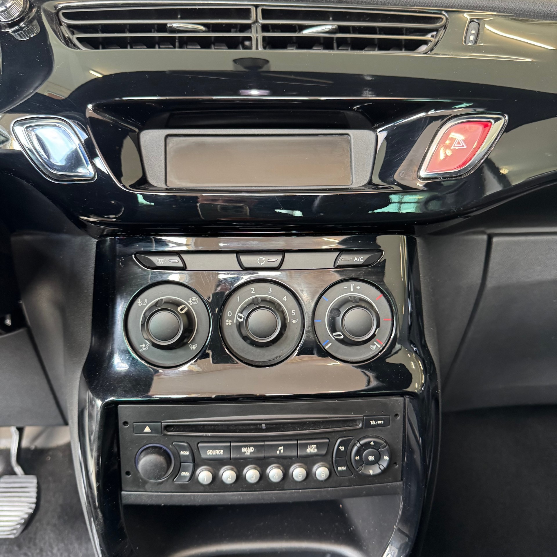DS AUTOMOBILES DS 3 Cabrio 1.2 PureTech SO Chic-image-12