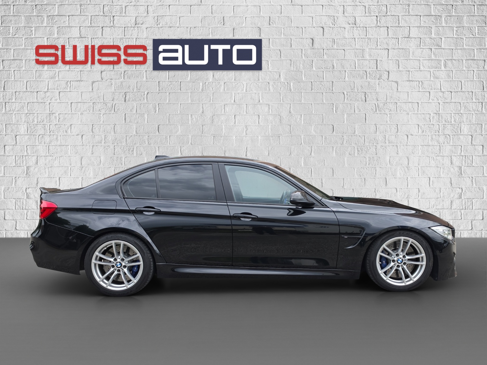 BMW M3 Drivelogic-showroom-element-3