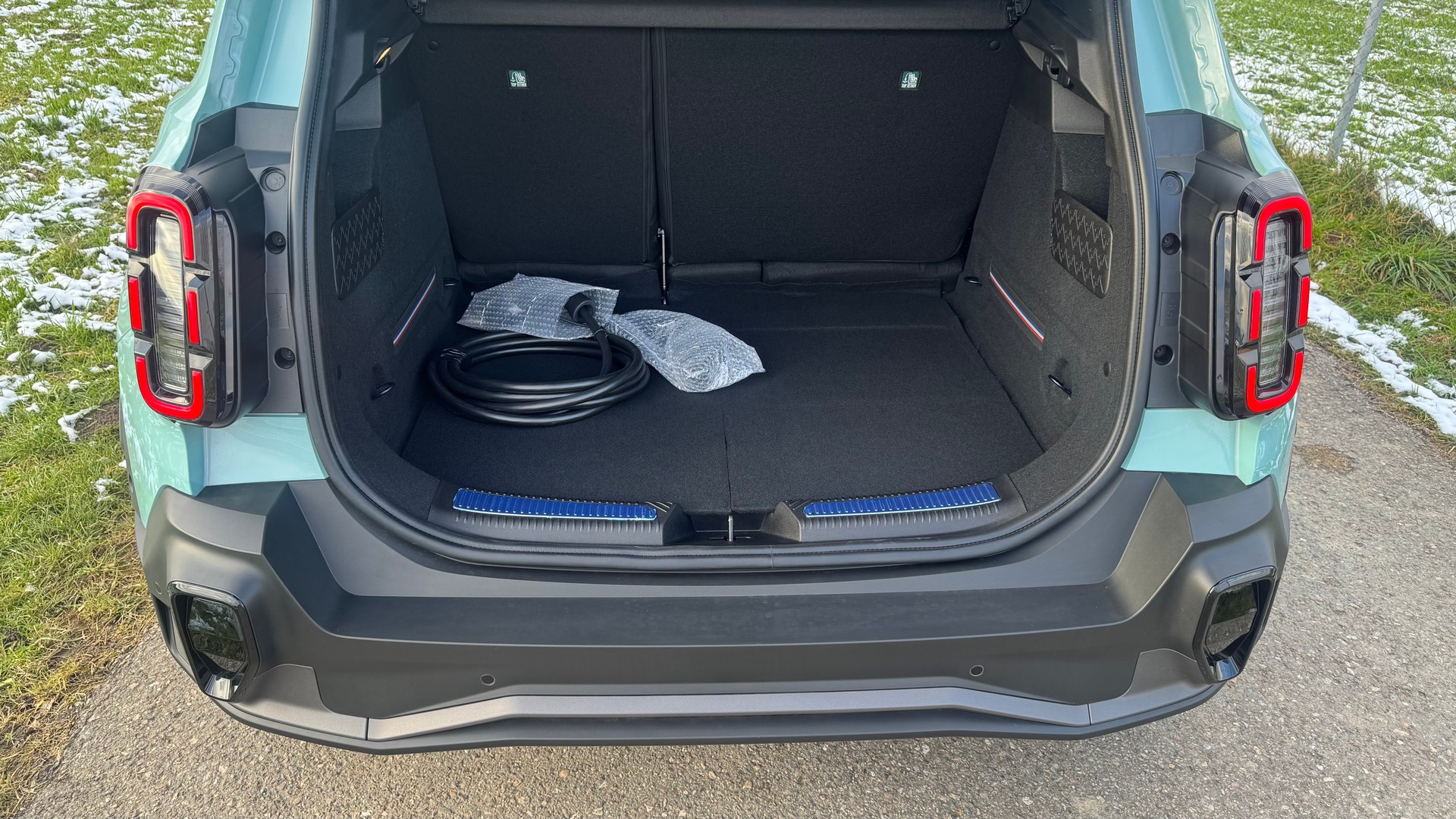 RENAULT R4 E-Tech Comfort Range 52 kWh Iconic * Vollausstattung * Toutes Options *-image-11