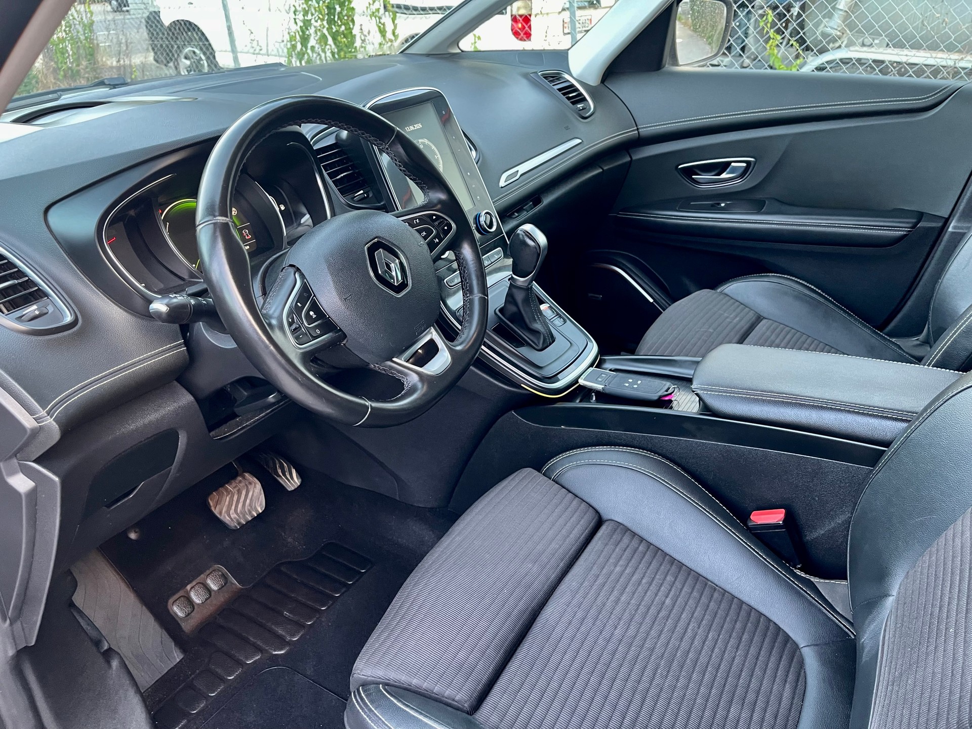 RENAULT Grand Scénic 1.6 dCi Bose EDC-image-17