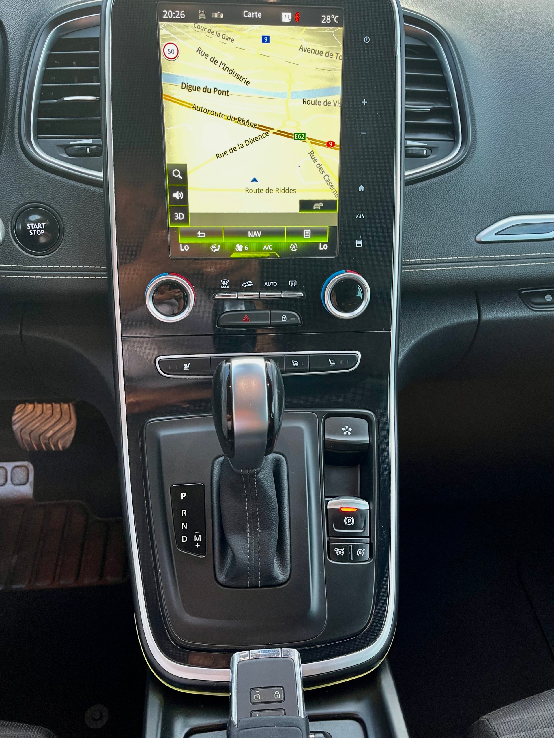 RENAULT Grand Scénic 1.6 dCi Bose EDC-image-25