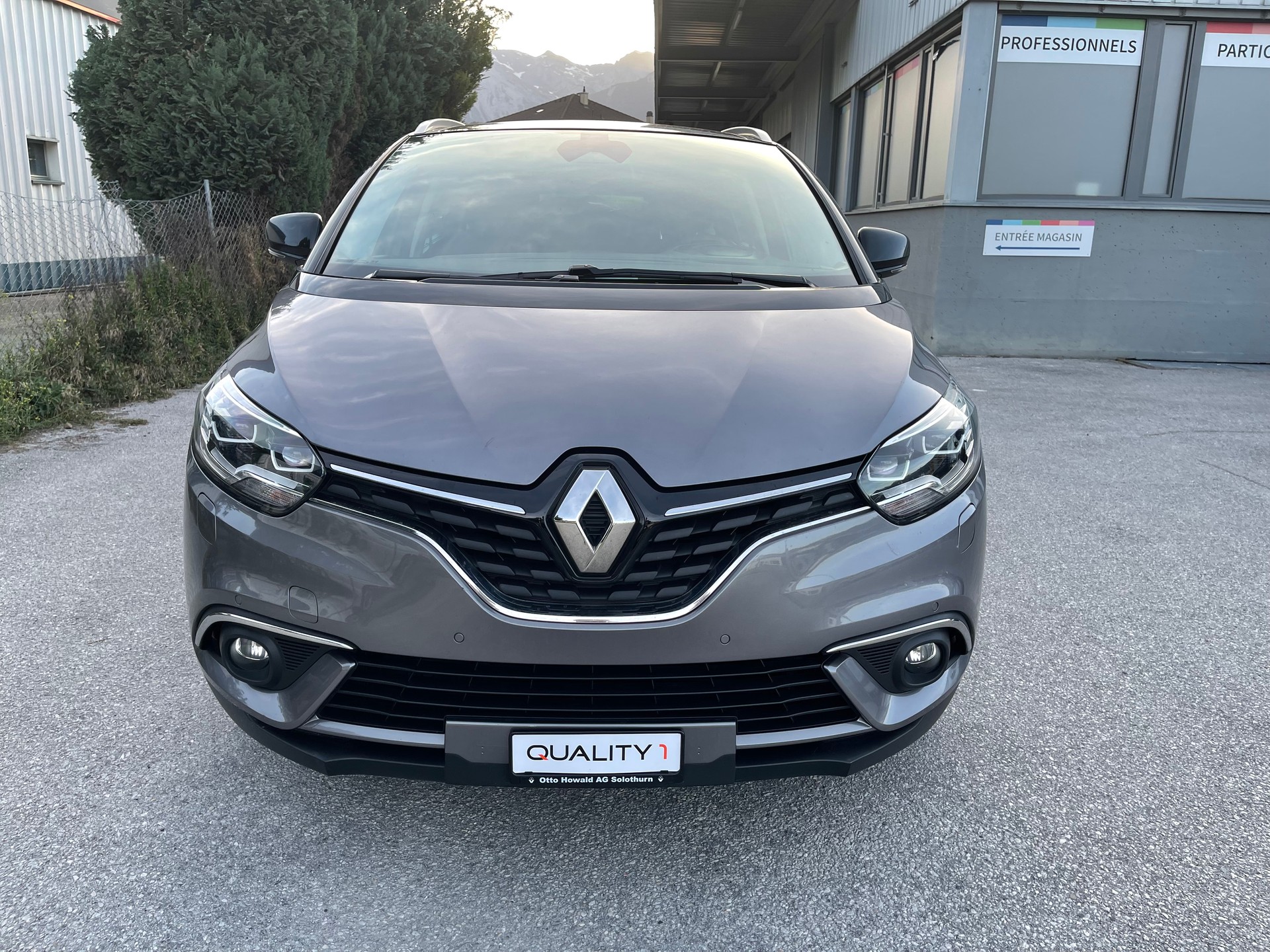 RENAULT Grand Scénic 1.6 dCi Bose EDC-showroom-element-2