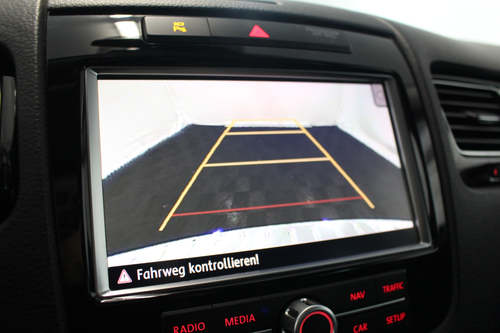 VW Touareg 3.0 V6 TDI 245 BlueMT-image-17
