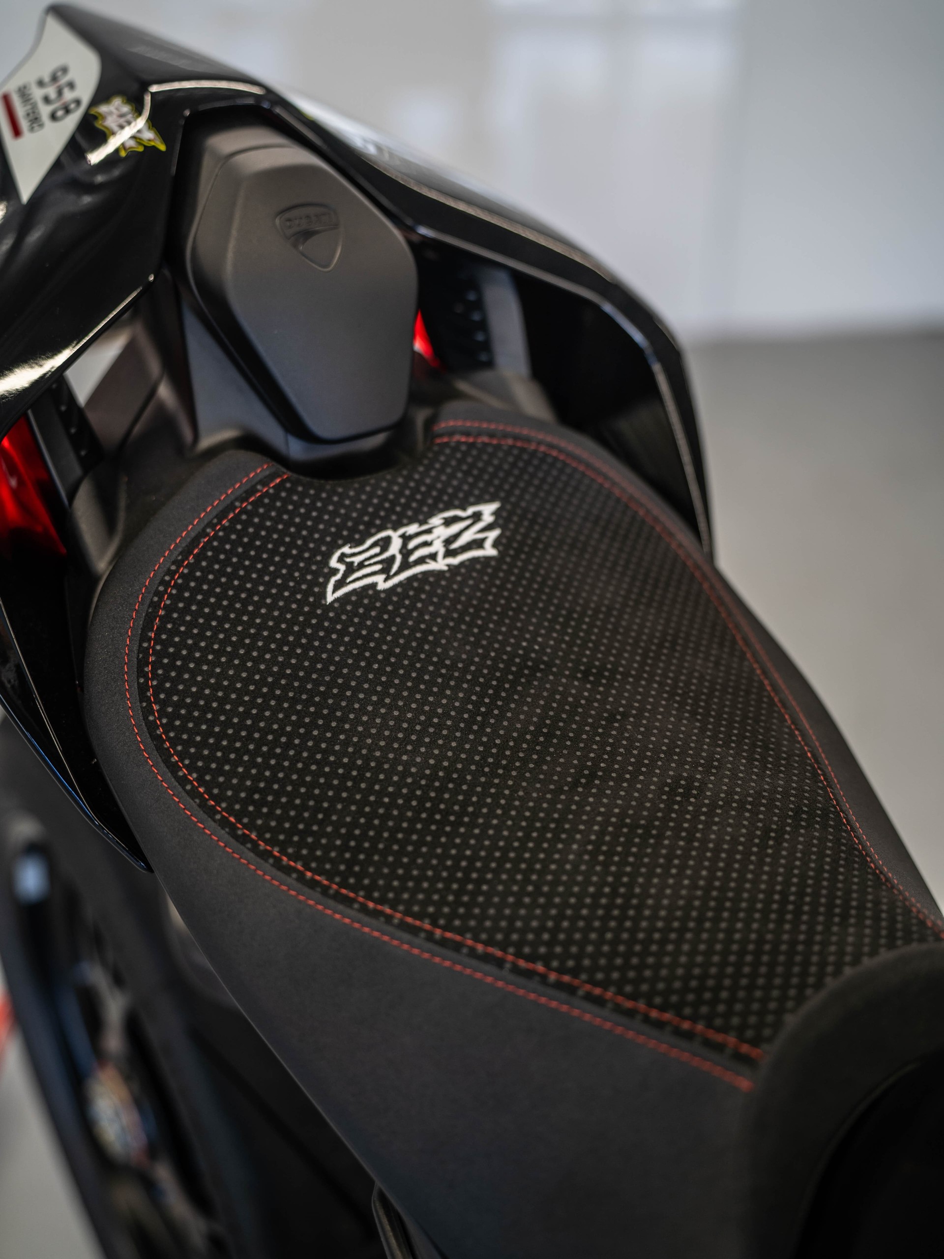DUCATI Panigale V4 Bezzechi 68/72-image-8