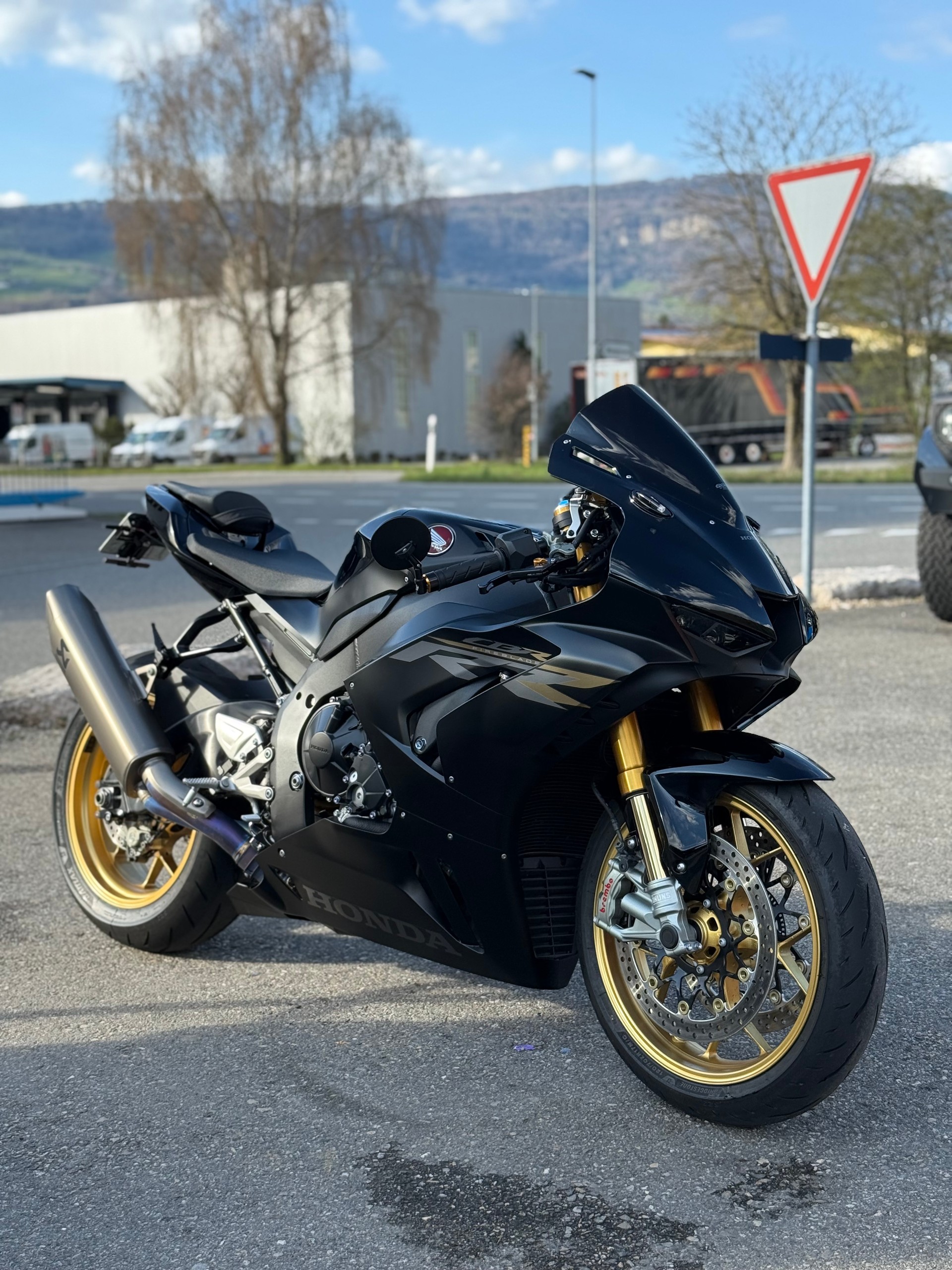 HONDA CBR 1000 RR-R SP-image-0