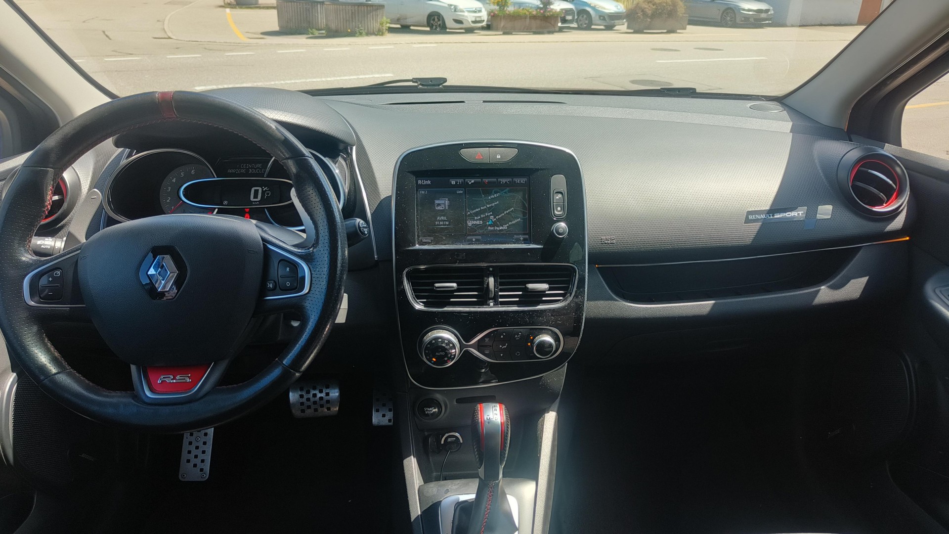 RENAULT Clio 1.6 T RS 220 Trophy EDC-image-11