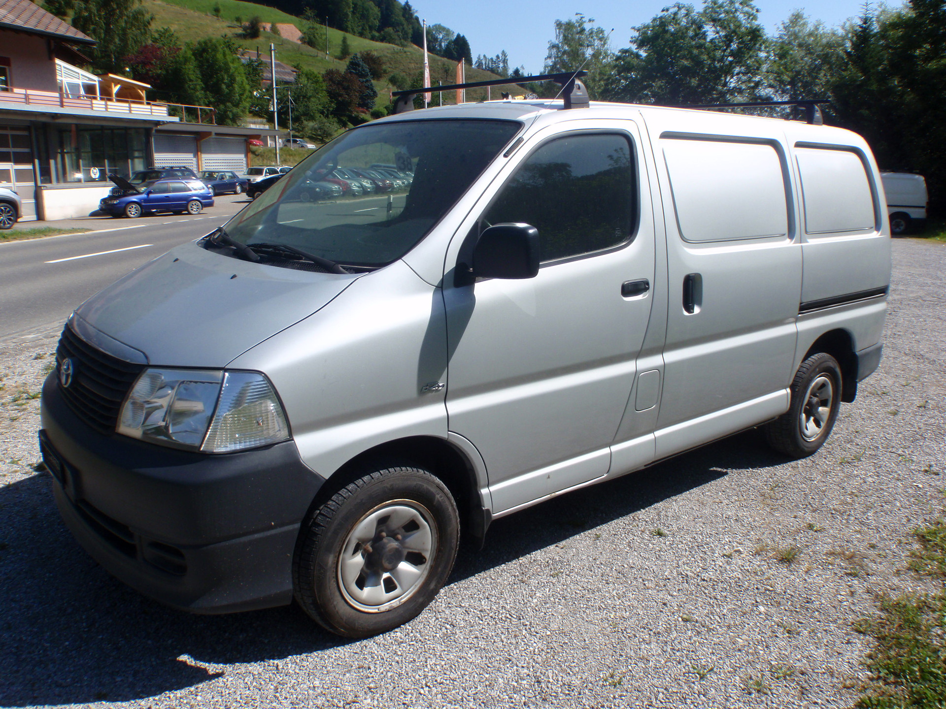 TOYOTA Hiace D-4D Kombi 4WD SWB
