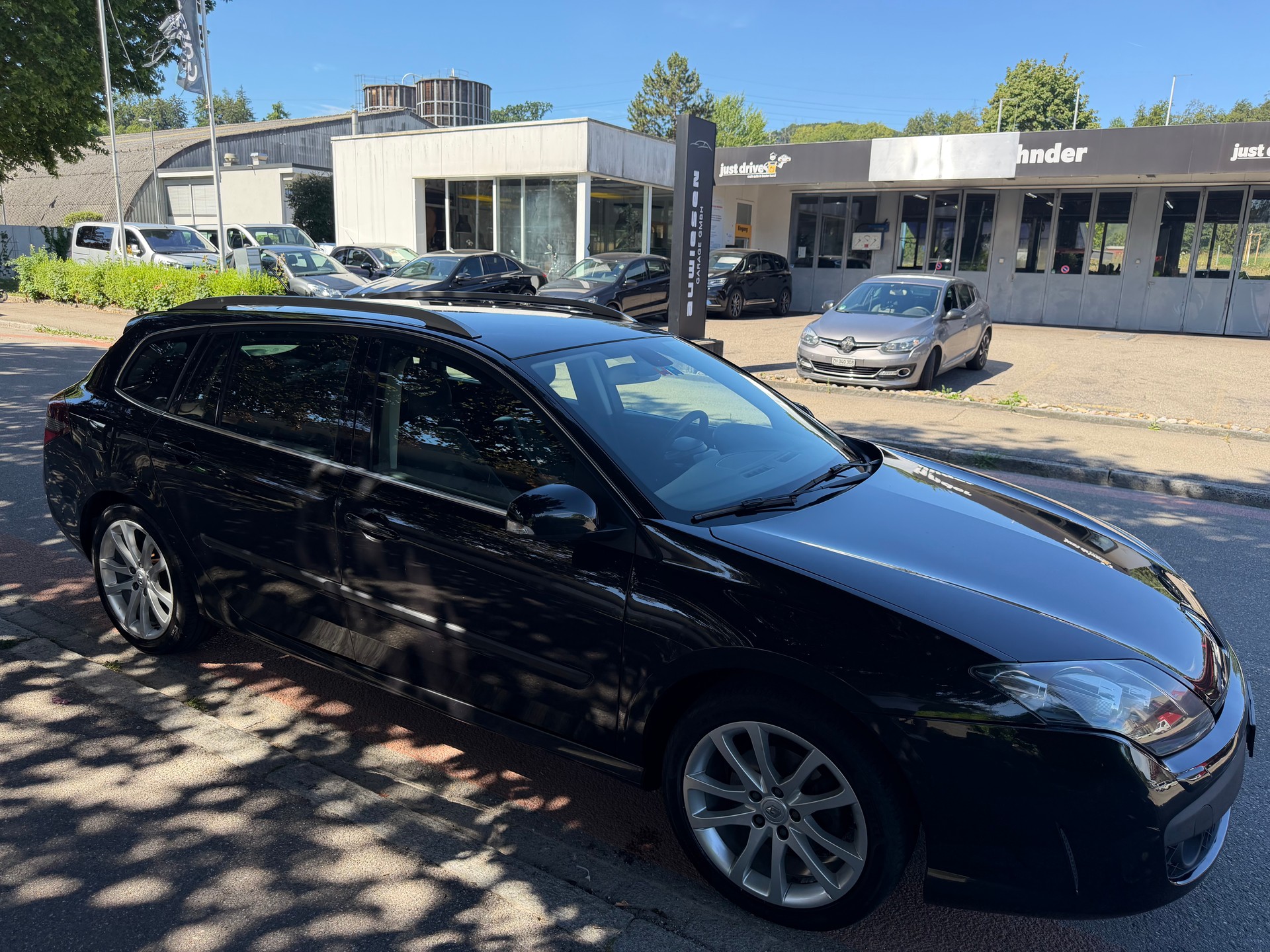 RENAULT Laguna Grandtour 2.0 16V T Dynamique Automatic-showroom-element-1