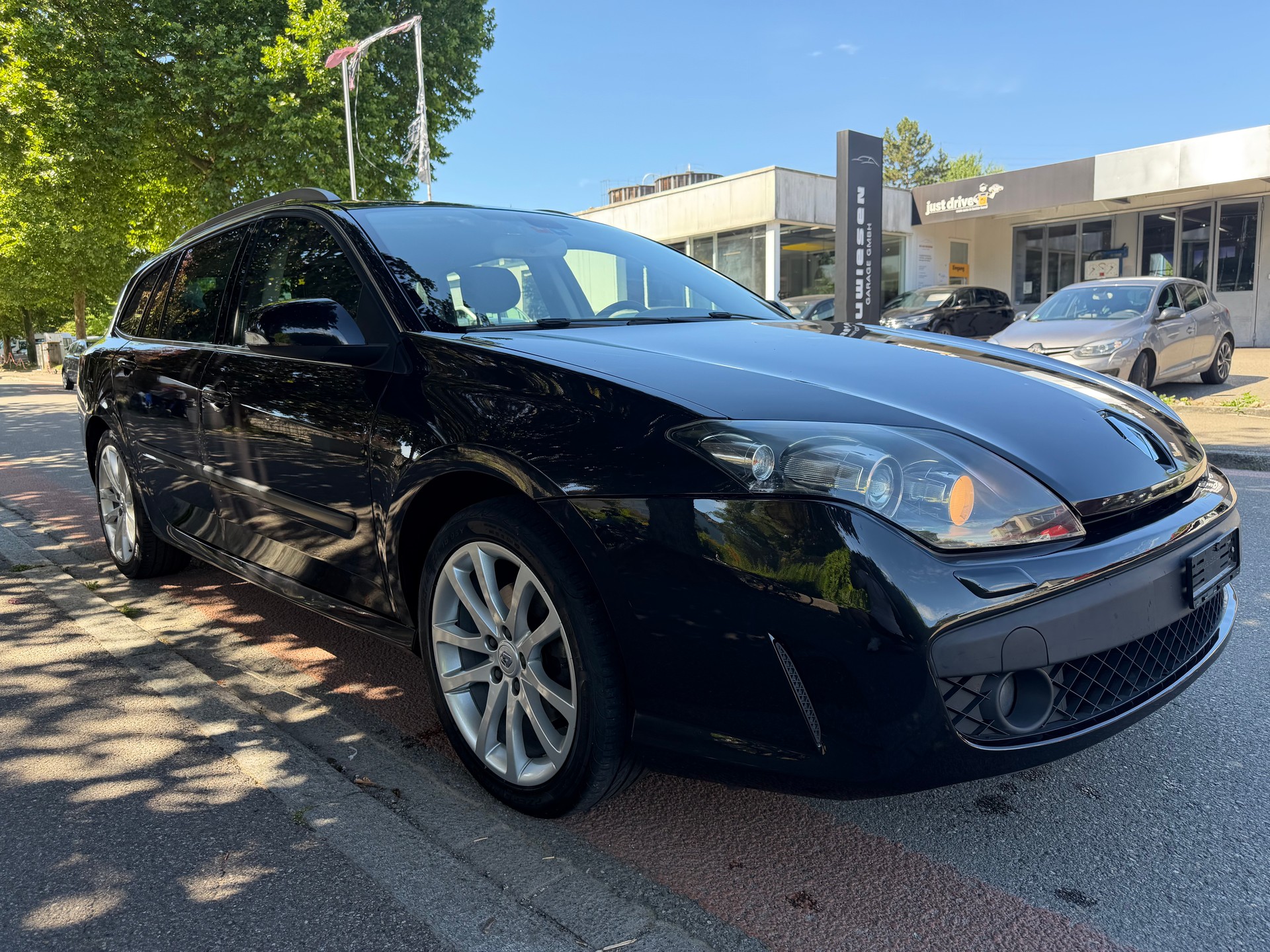RENAULT Laguna Grandtour 2.0 16V T Dynamique Automatic-showroom-element-3