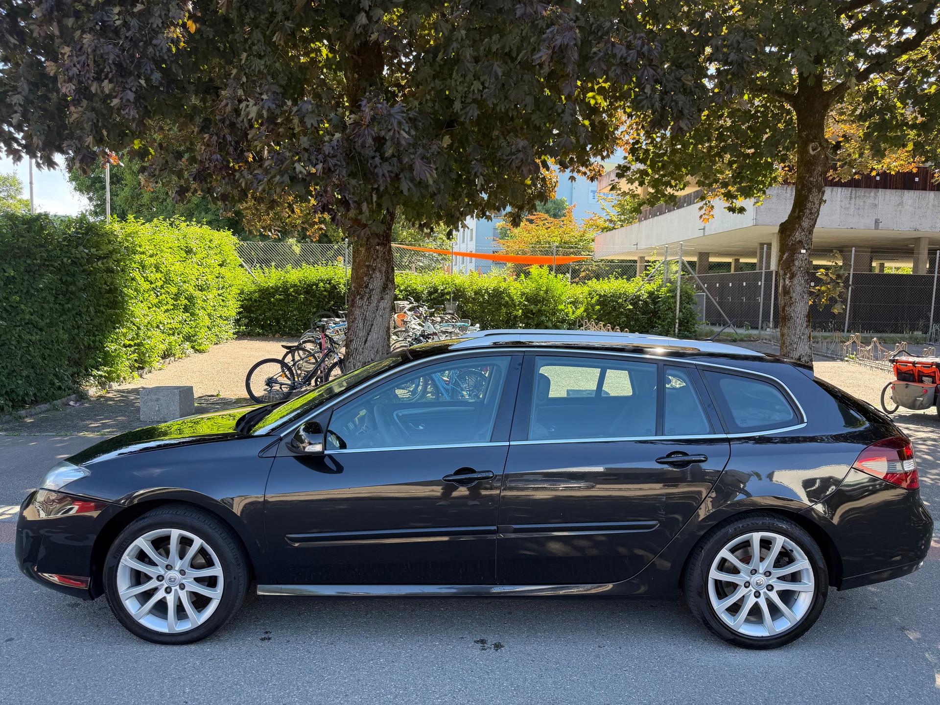 RENAULT Laguna Grandtour 2.0 16V T Dynamique Automatic-showroom-element-2