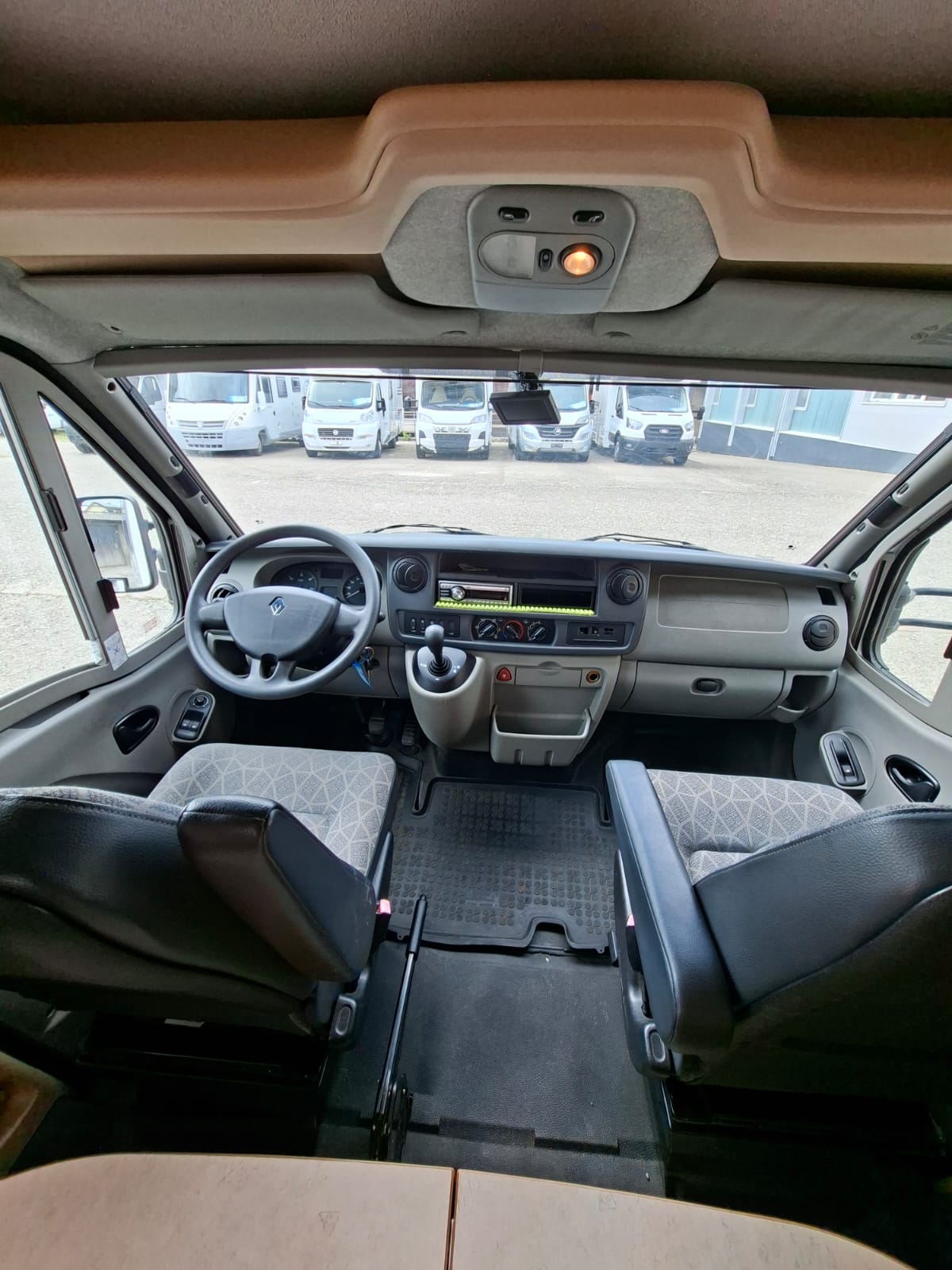 RENAULT Knaus Tabbert R15-image-6