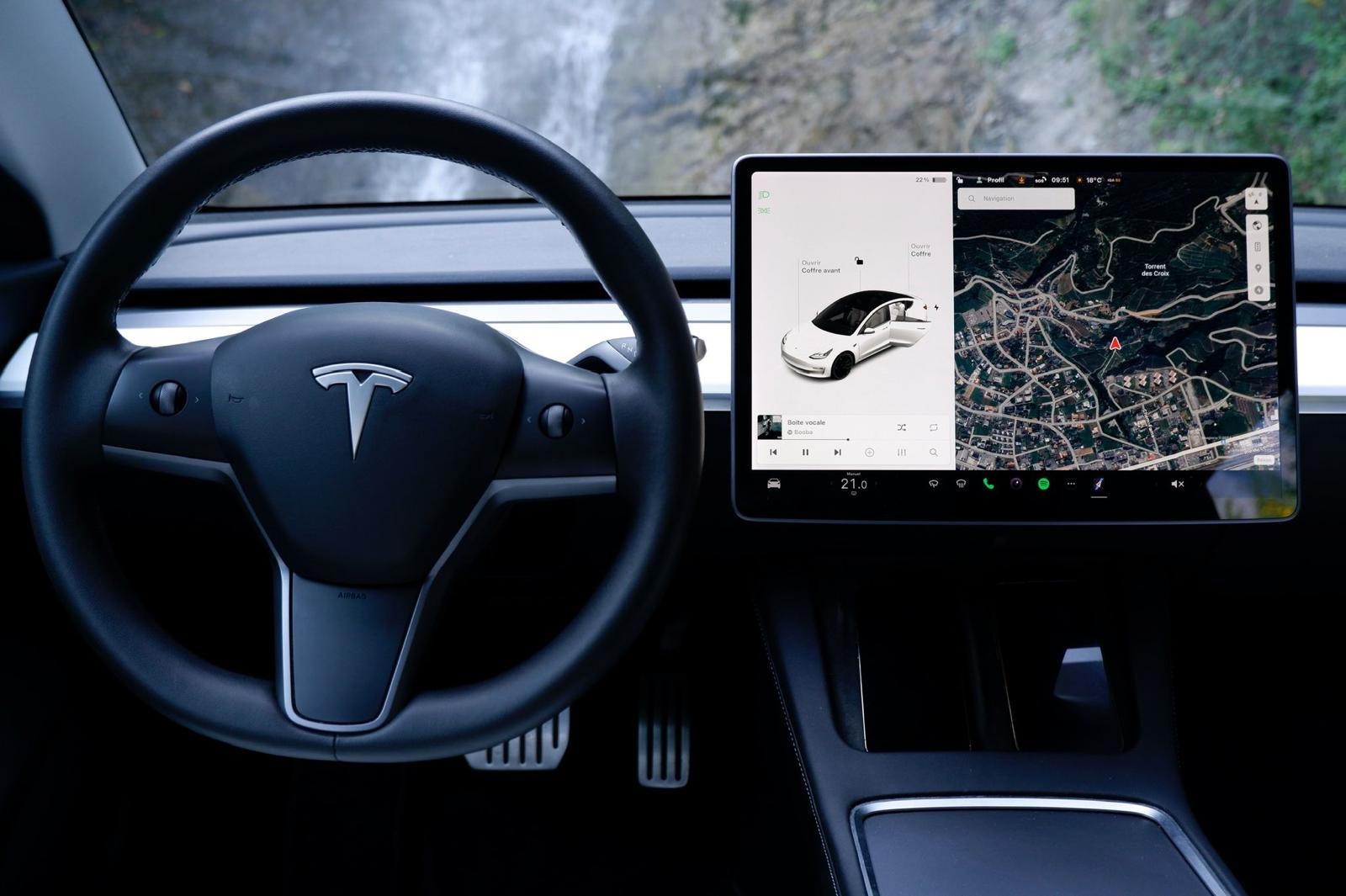 TESLA Model 3 Performance Dual Motor AWD-image-13