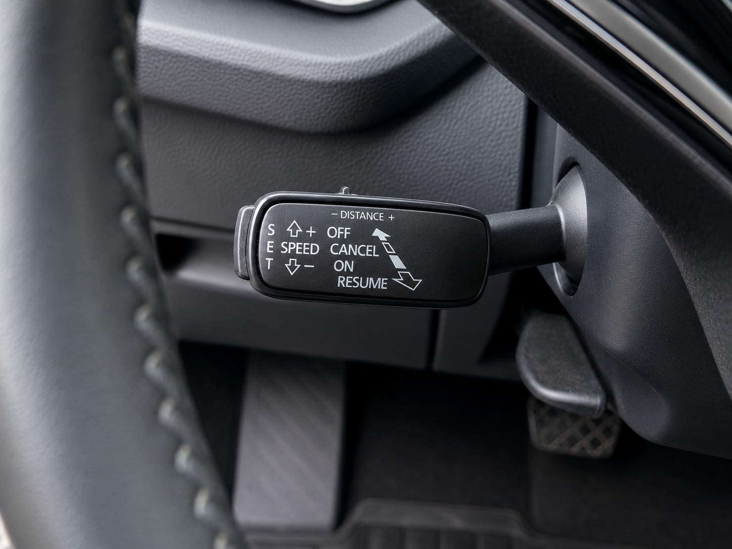 SKODA Octavia Combi 2.0 TDI DSG Ambition-image-12